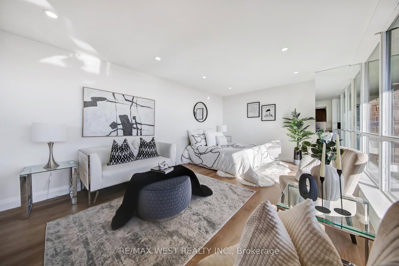 914 Yonge Street, Unit 1202 thumbnail 9