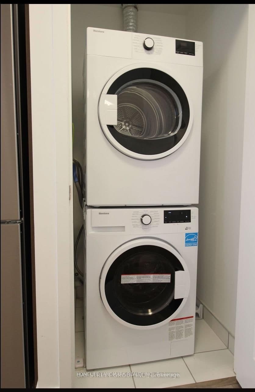 543 Richmond Street W, Unit 814 thumbnail 10