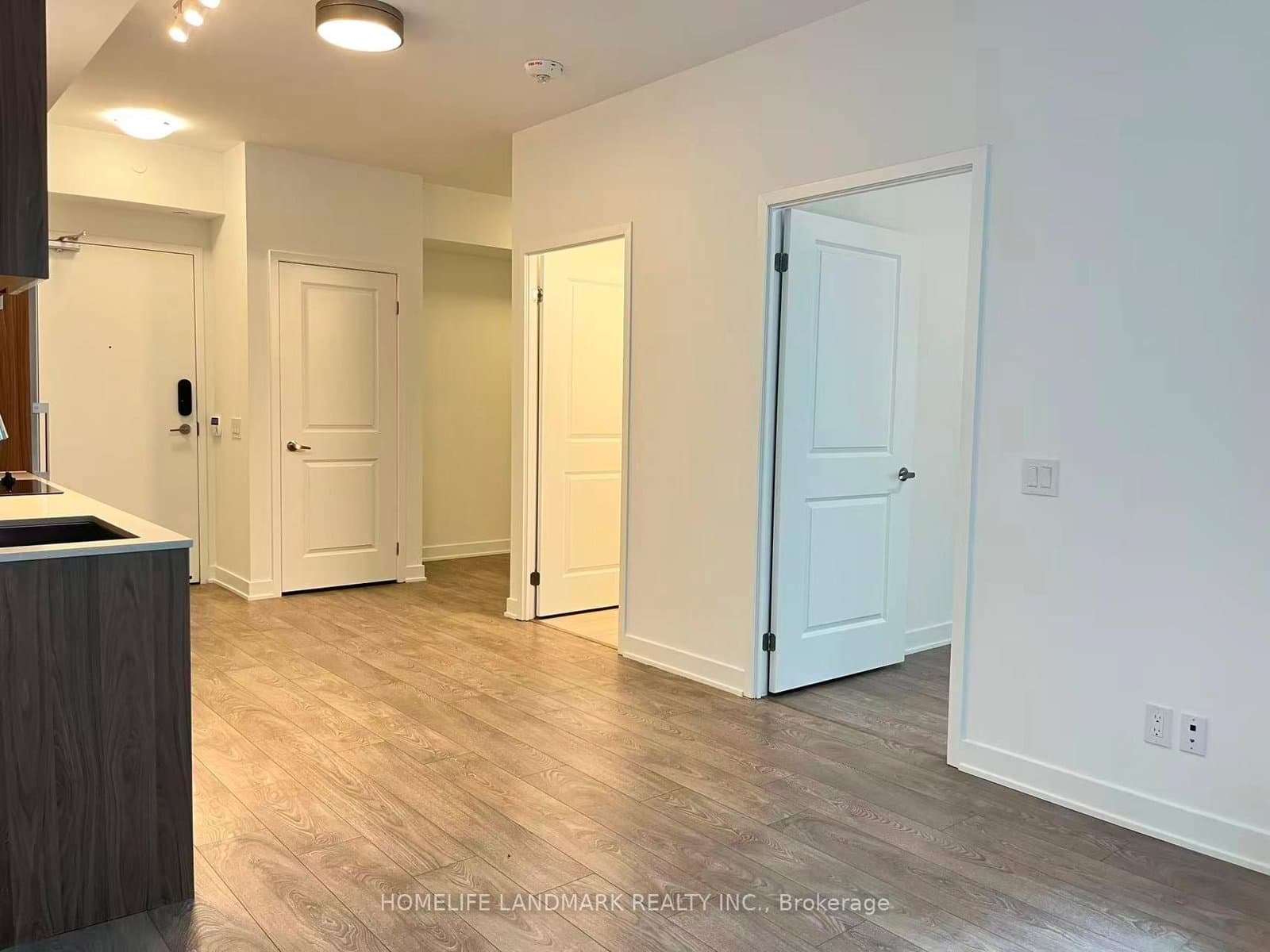 543 Richmond Street W, Unit 814 thumbnail 7