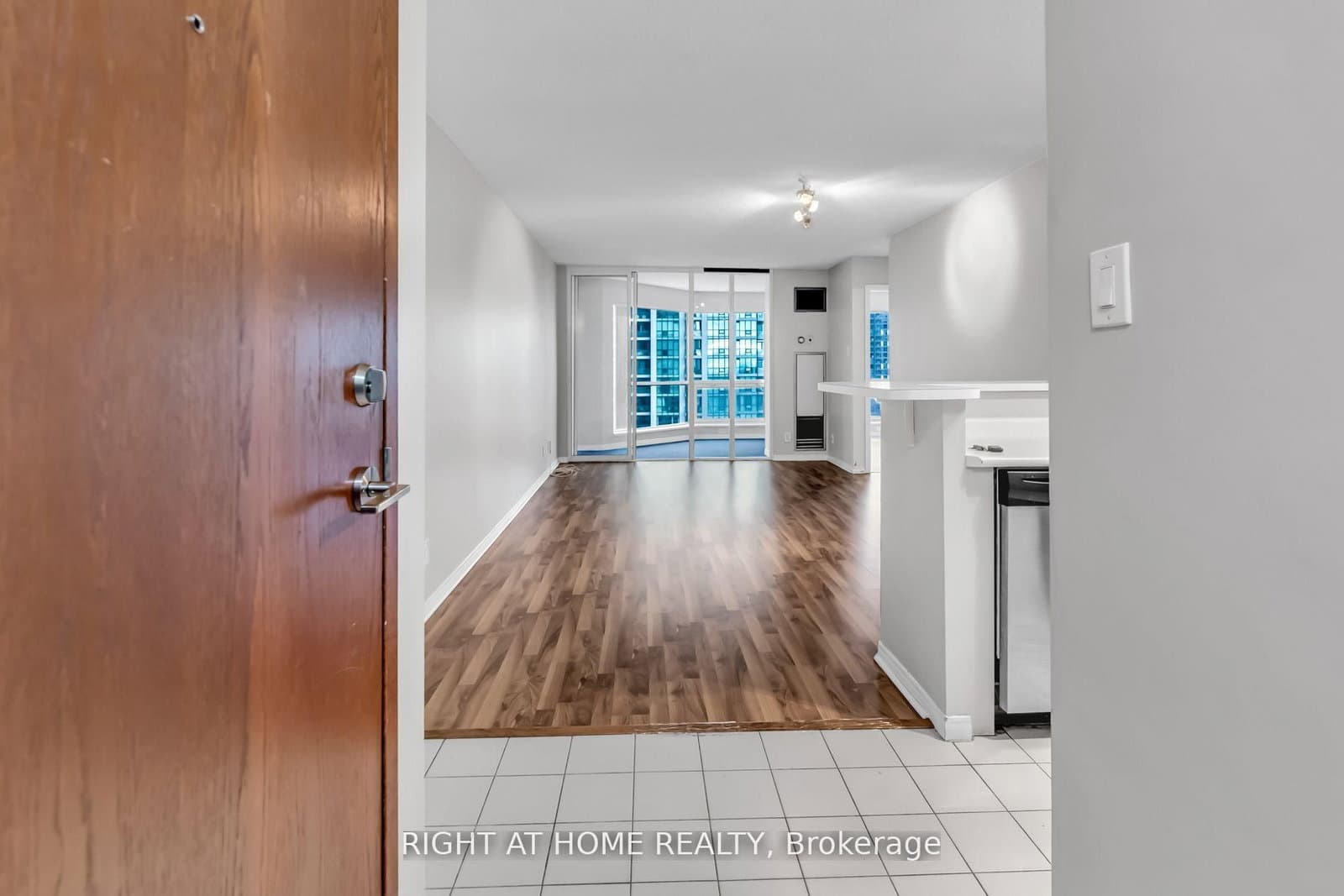 10 Yonge Street, Unit 1706 thumbnail 9