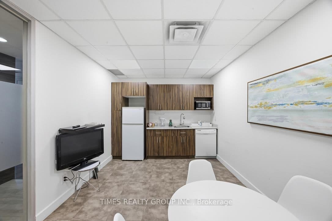801 Eglinton Avenue W, Unit 400 thumbnail 16