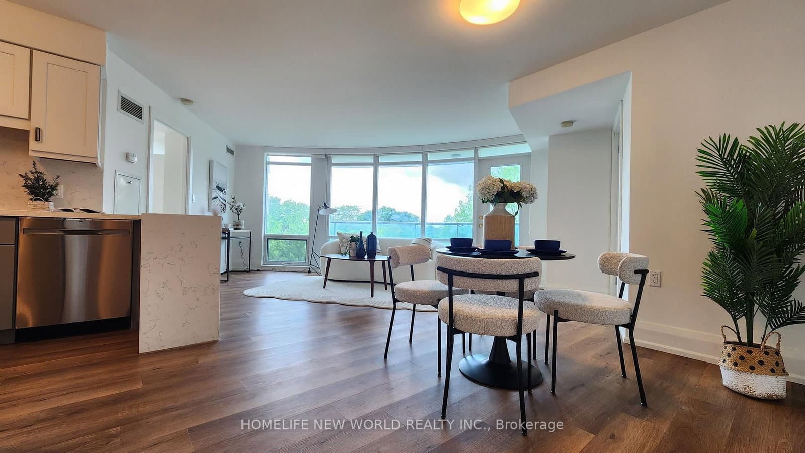 3830 Bathurst Street, Unit 404 thumbnail 2