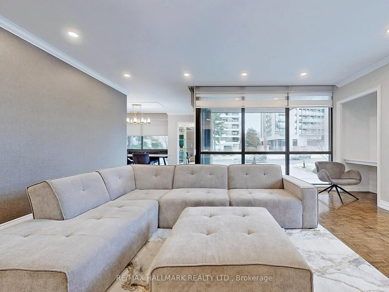 619 Avenue Road, Unit 201 thumbnail 12