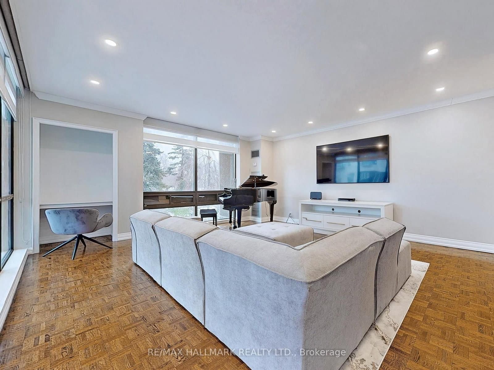 619 Avenue Road, Unit 201 thumbnail 14