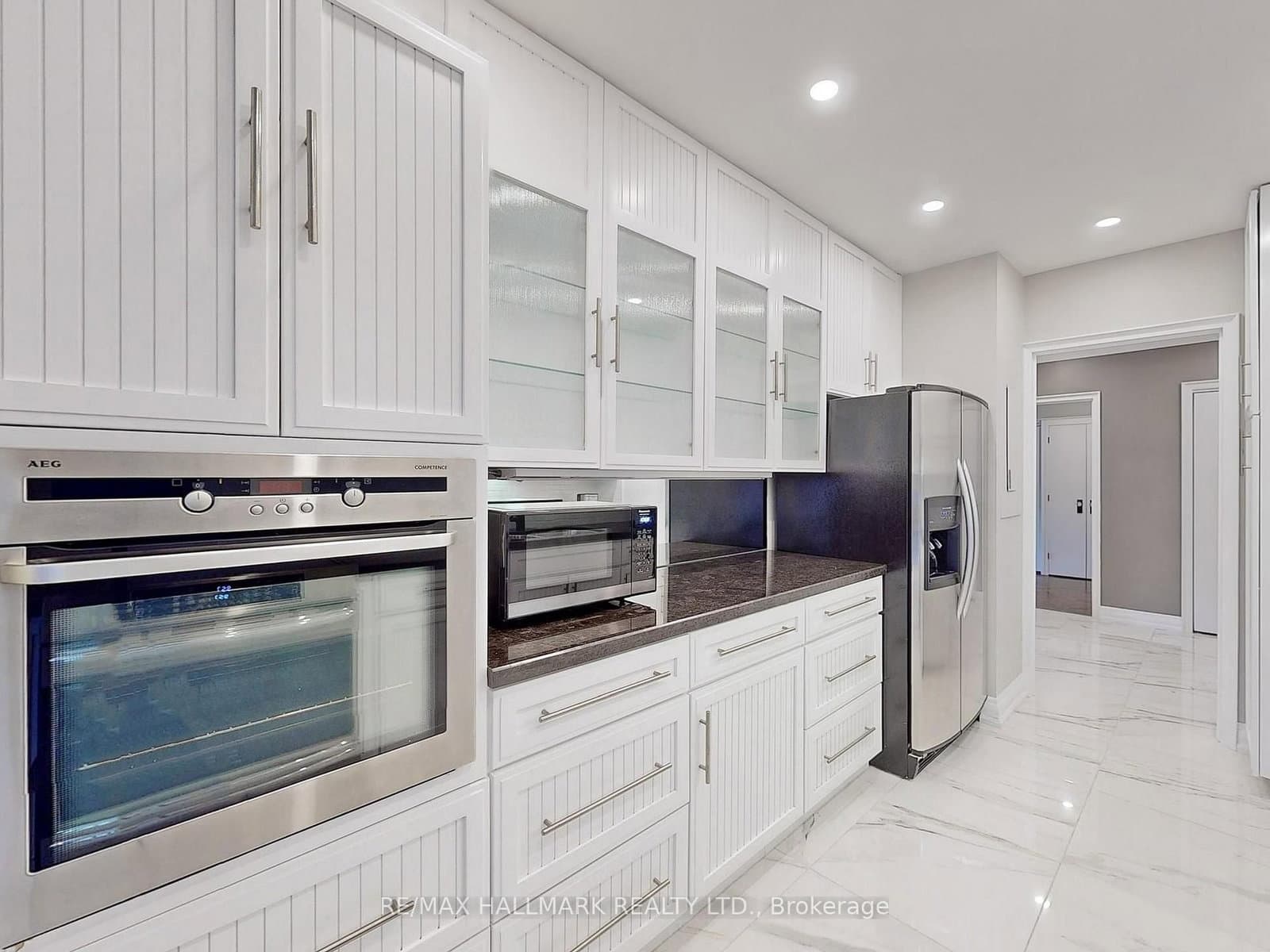 619 Avenue Road, Unit 201 thumbnail 20