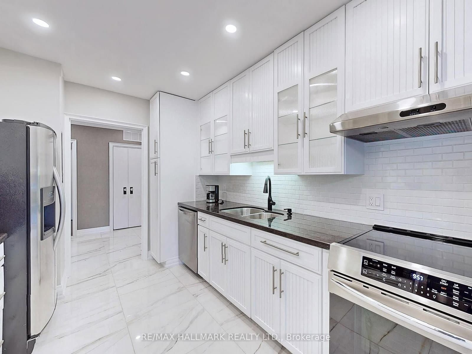 619 Avenue Road, Unit 201 thumbnail 21