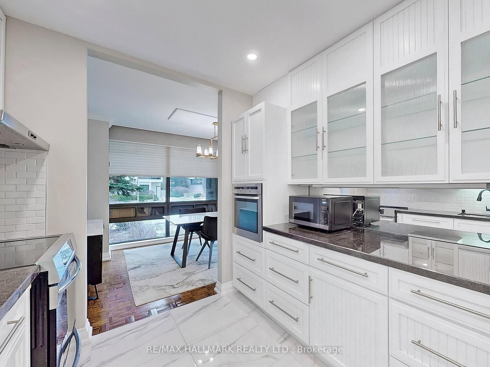619 Avenue Road, Unit 201 thumbnail 22