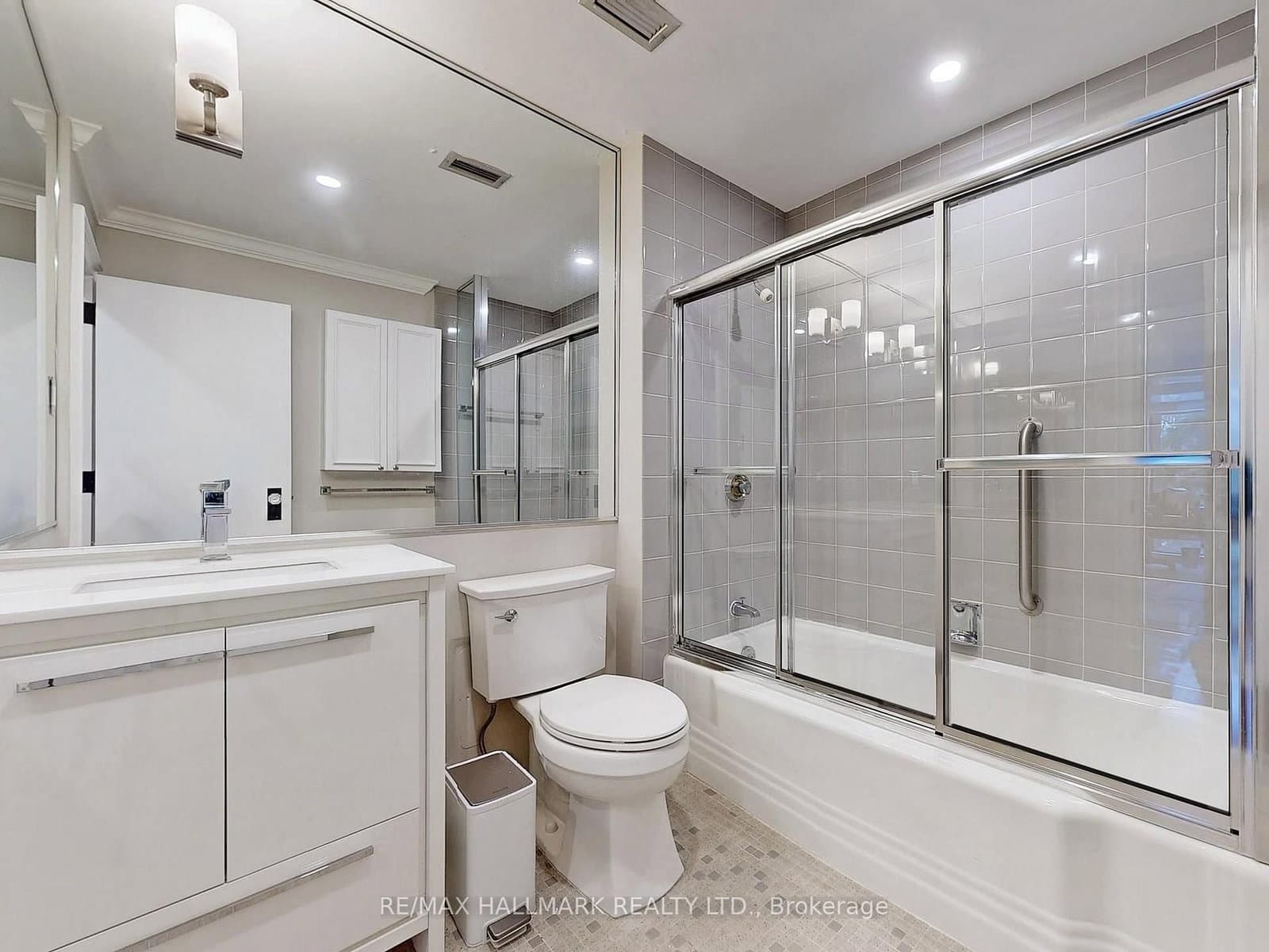 619 Avenue Road, Unit 201 thumbnail 27