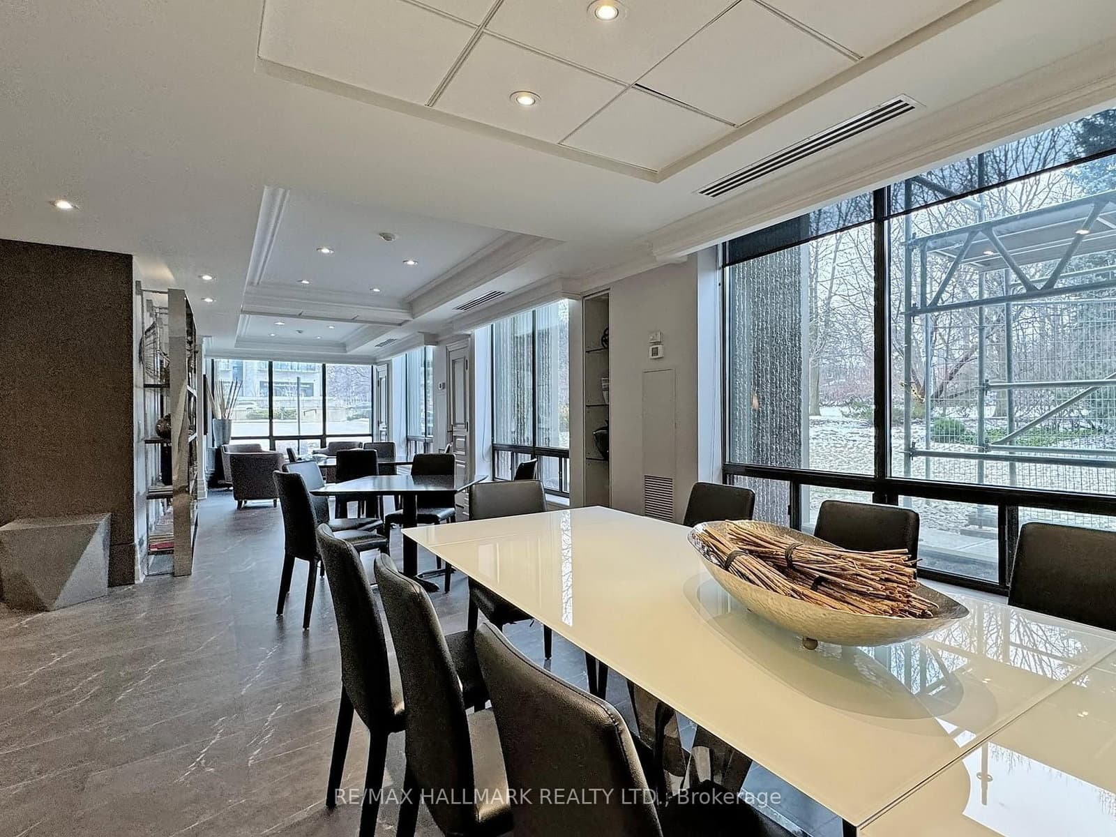 619 Avenue Road, Unit 201 thumbnail 35