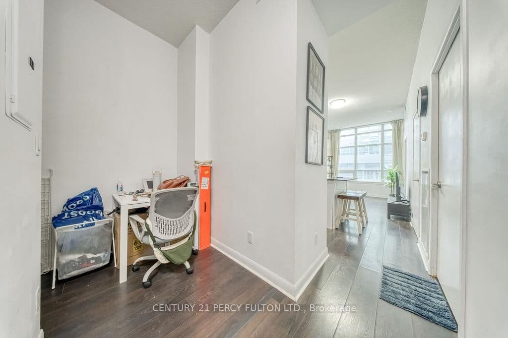 15 Bruyeres Mews, Unit 710 thumbnail 22
