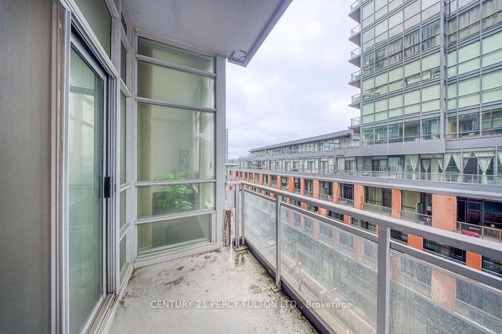 15 Bruyeres Mews, Unit 710 thumbnail 25