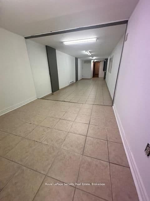 1003 Eglinton Avenue W thumbnail 5