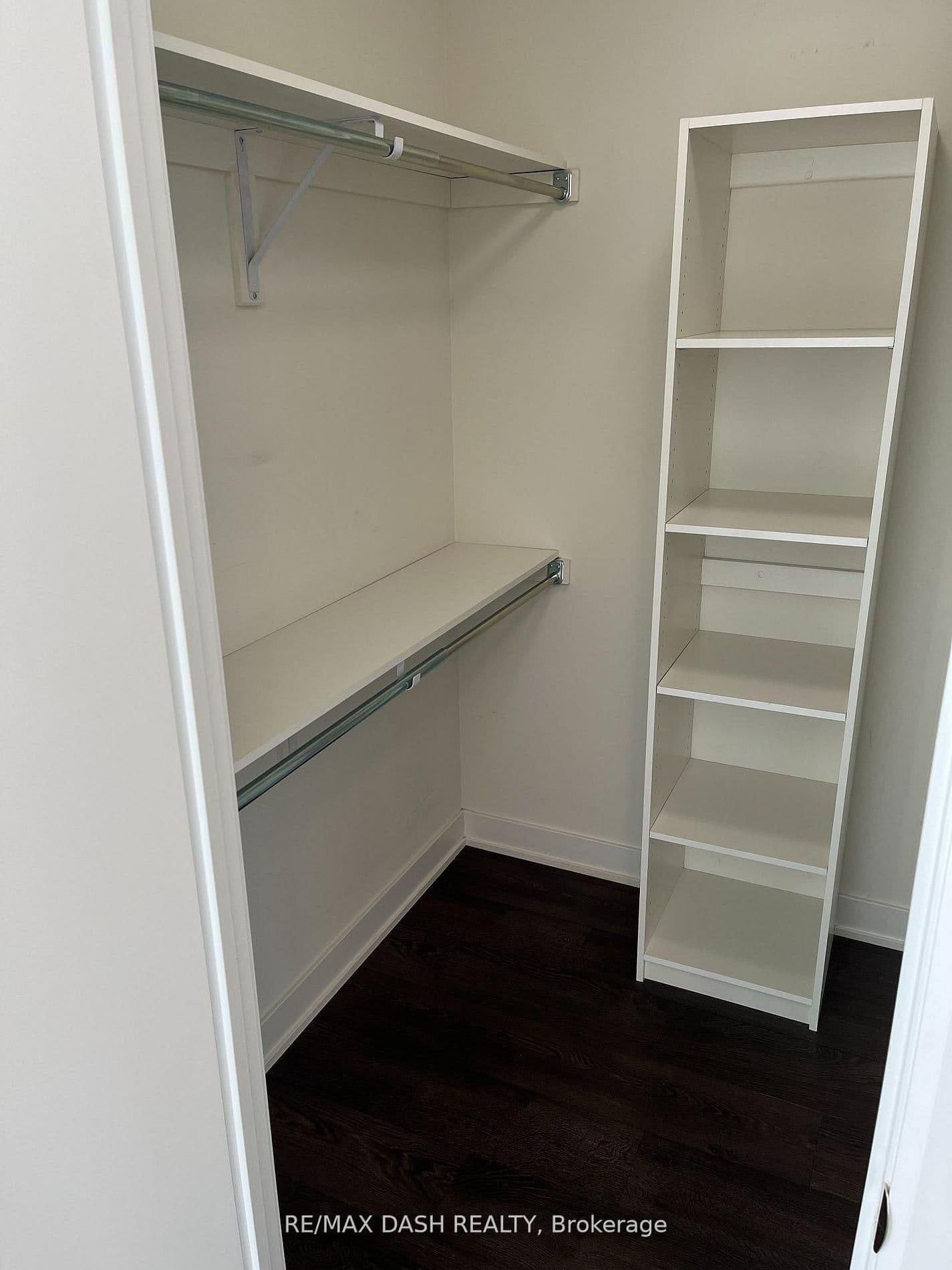 27 Bathurst Street, Unit 806W thumbnail 9