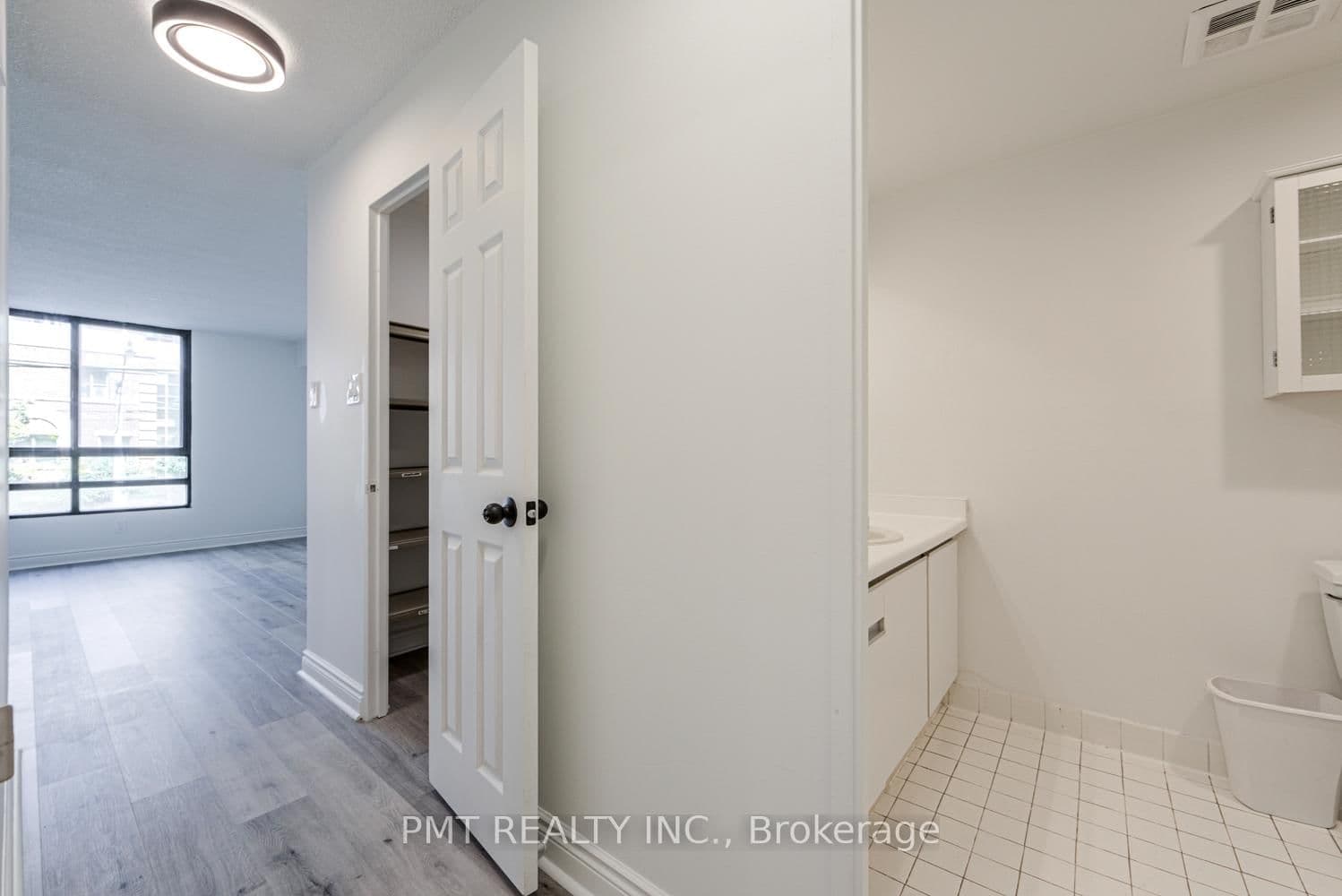 77 Carlton Street, Unit 202 thumbnail 16