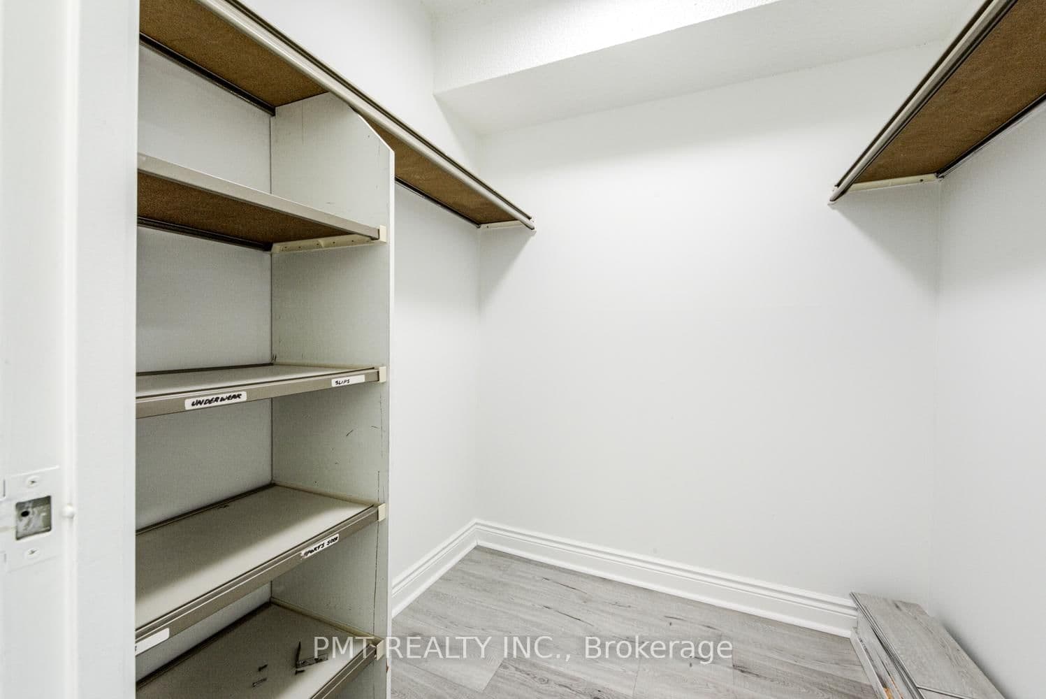 77 Carlton Street, Unit 202 thumbnail 17