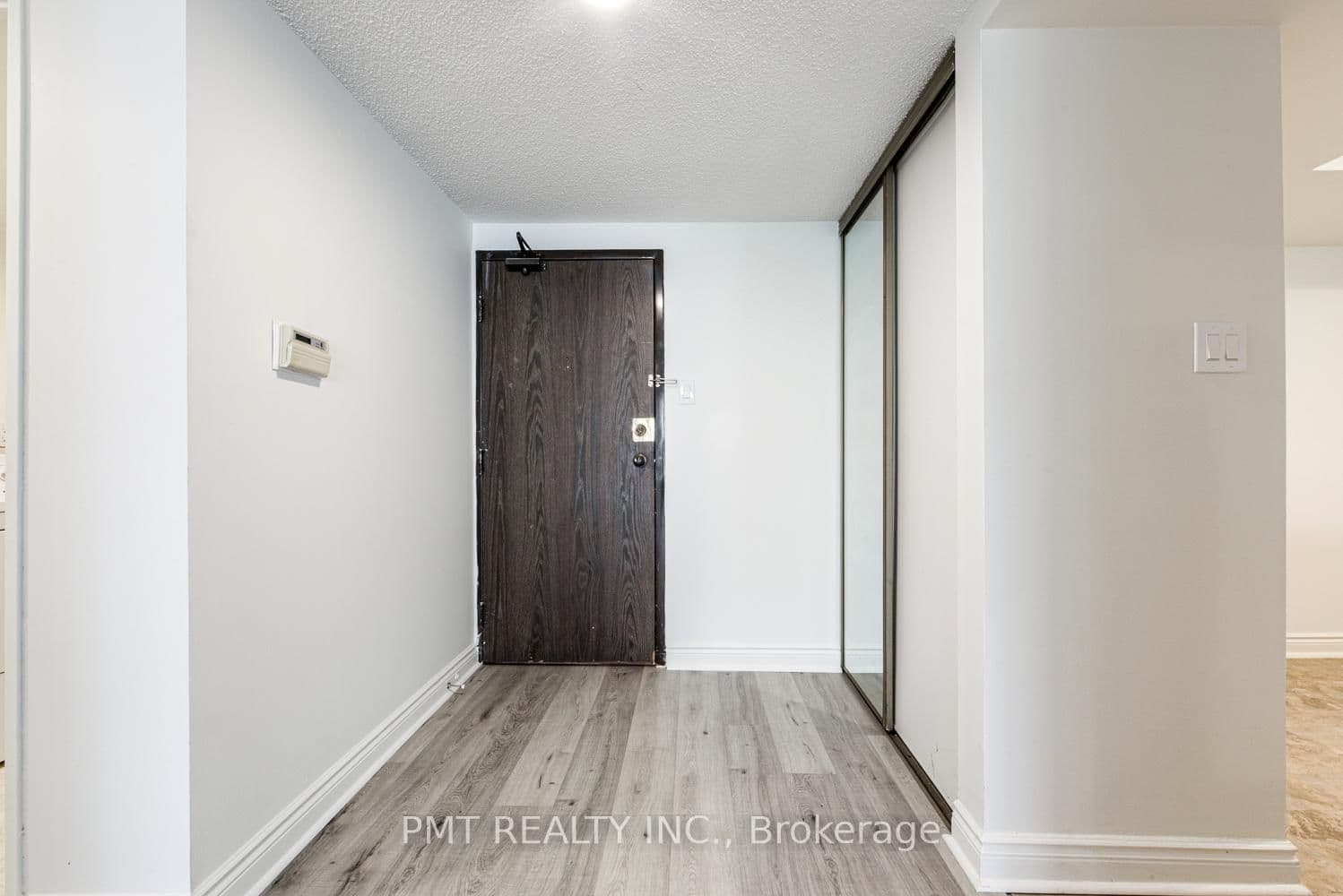 77 Carlton Street, Unit 202 thumbnail 27