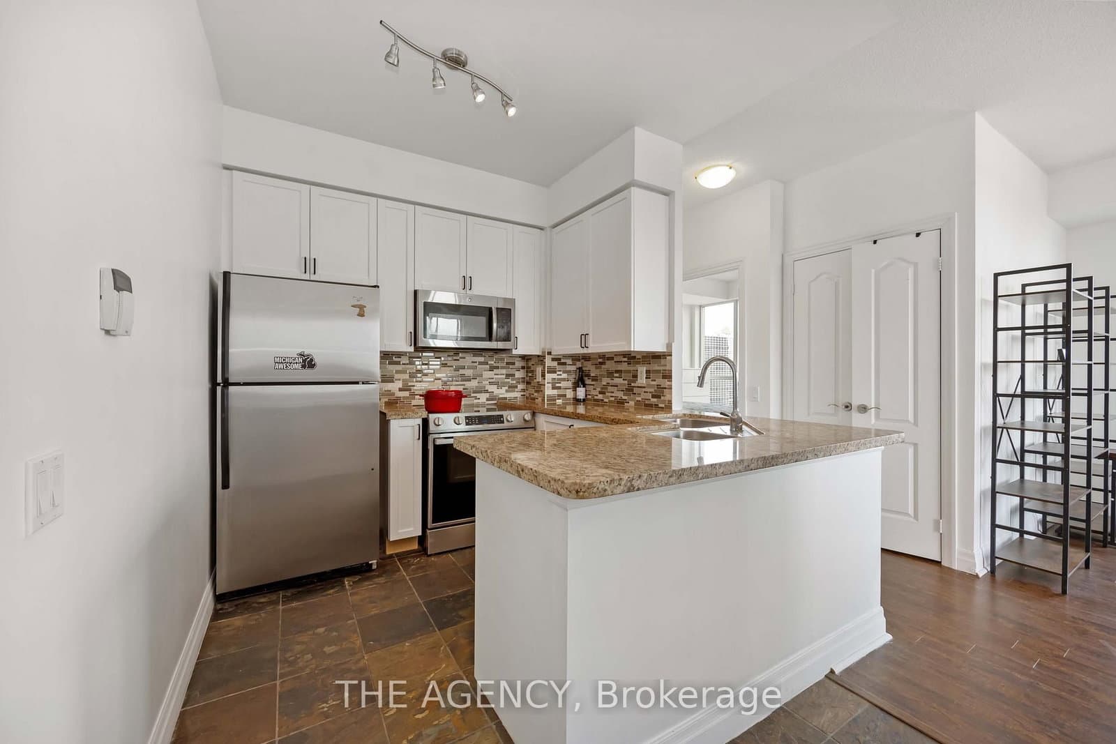 21 Hillcrest Avenue, Unit 3001 thumbnail 13