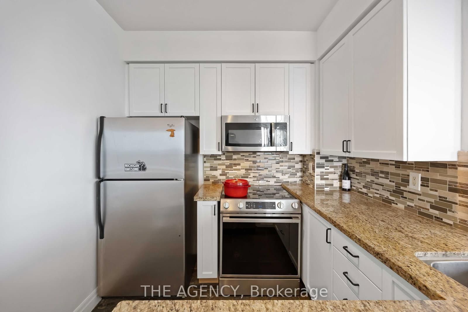 21 Hillcrest Avenue, Unit 3001 thumbnail 14