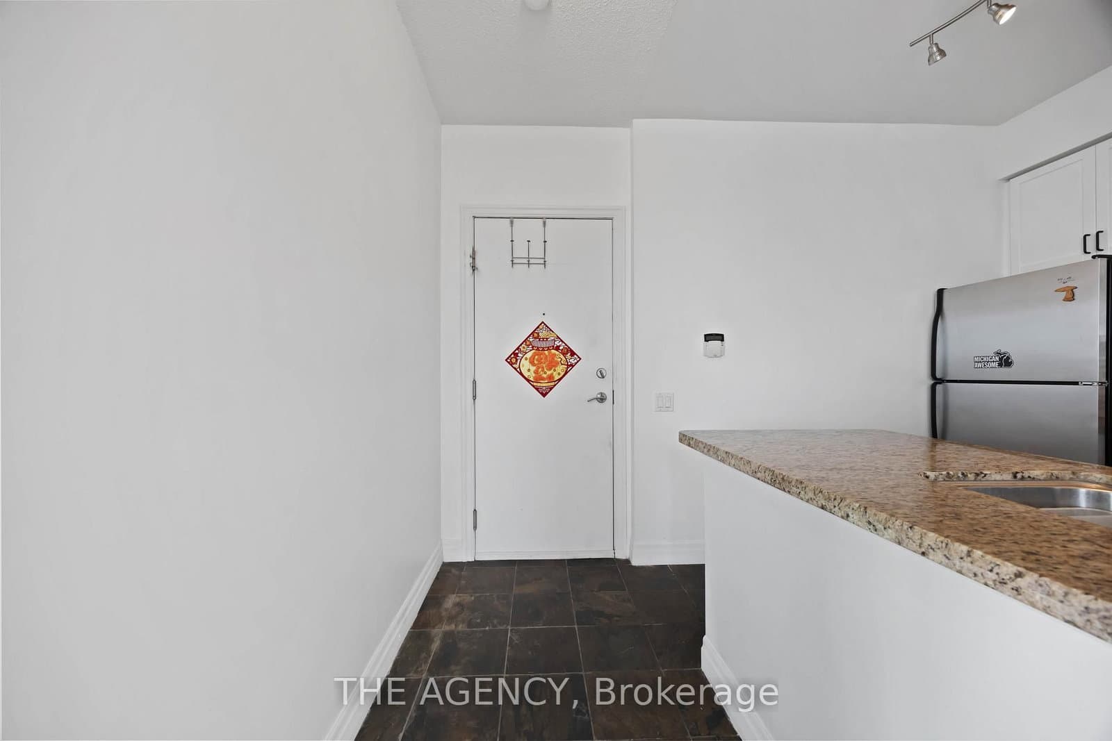21 Hillcrest Avenue, Unit 3001 thumbnail 16
