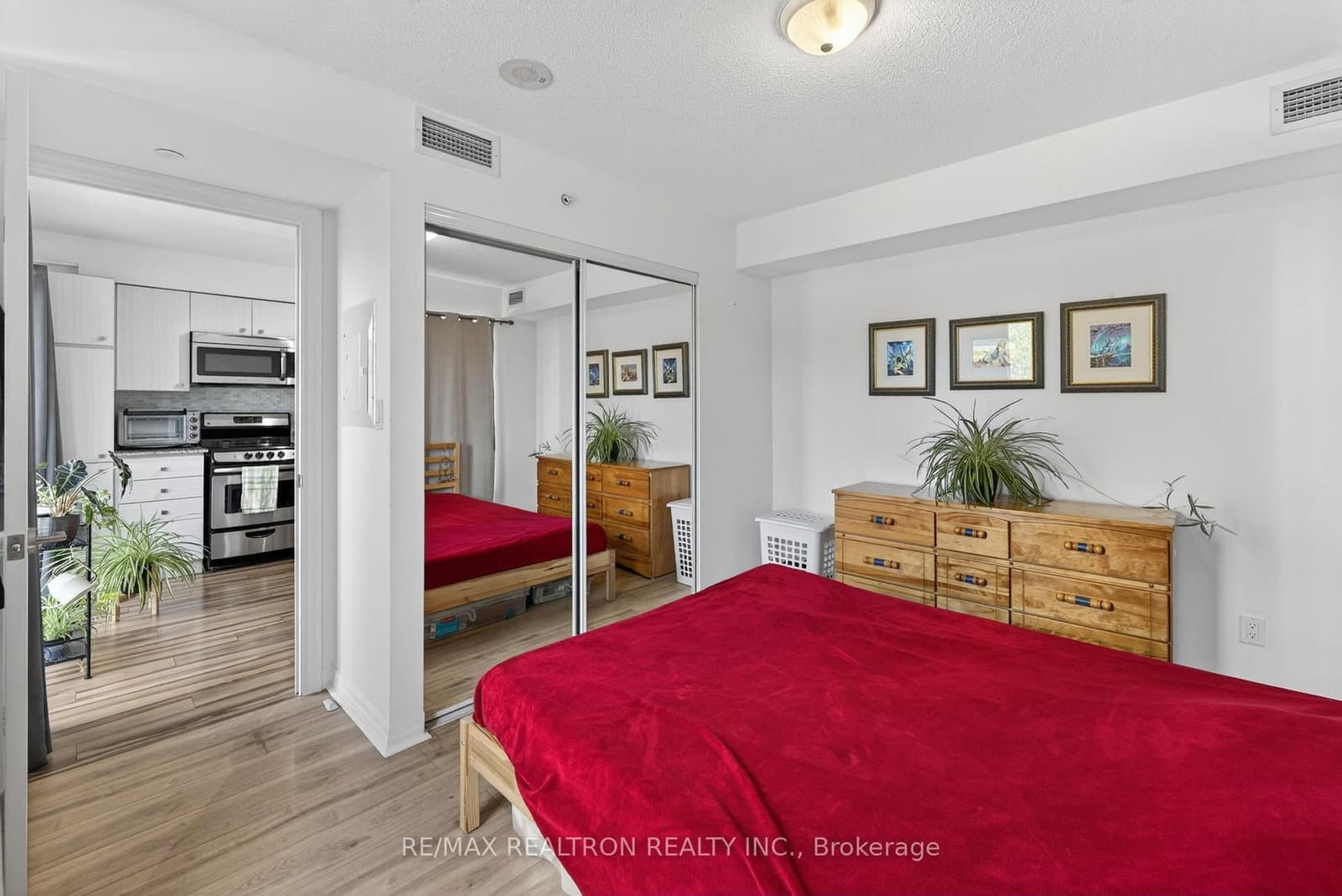 275 Yorkland Road, Unit 209 thumbnail 15