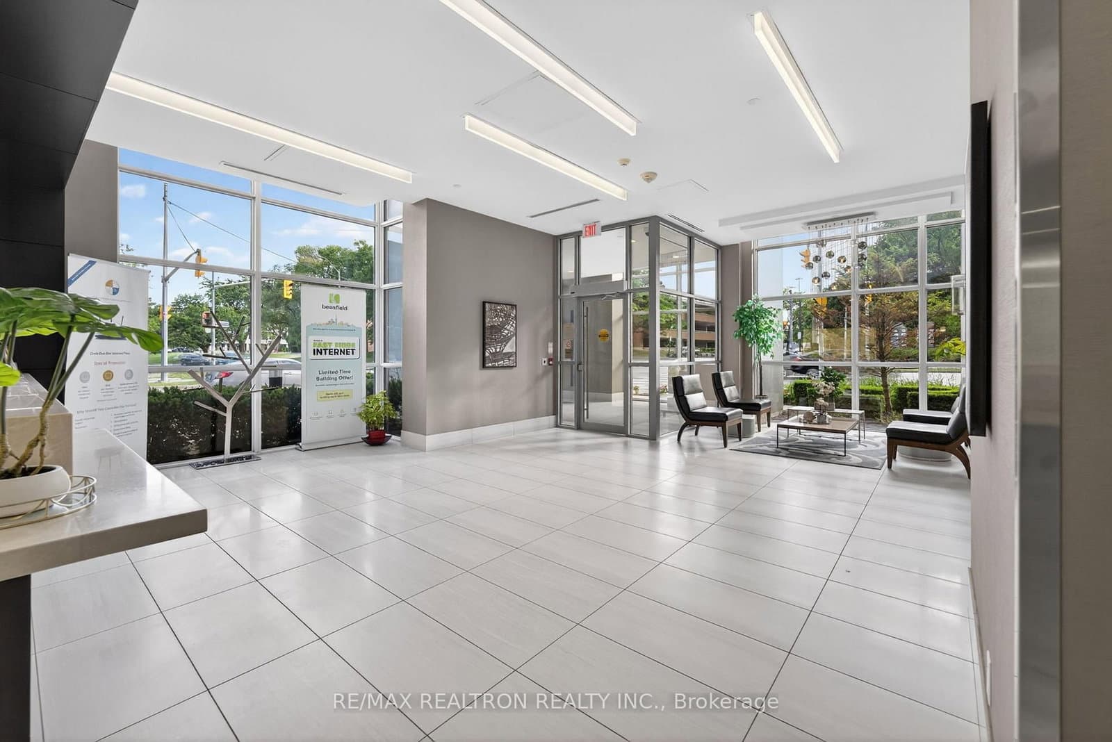 275 Yorkland Road, Unit 209 thumbnail 2