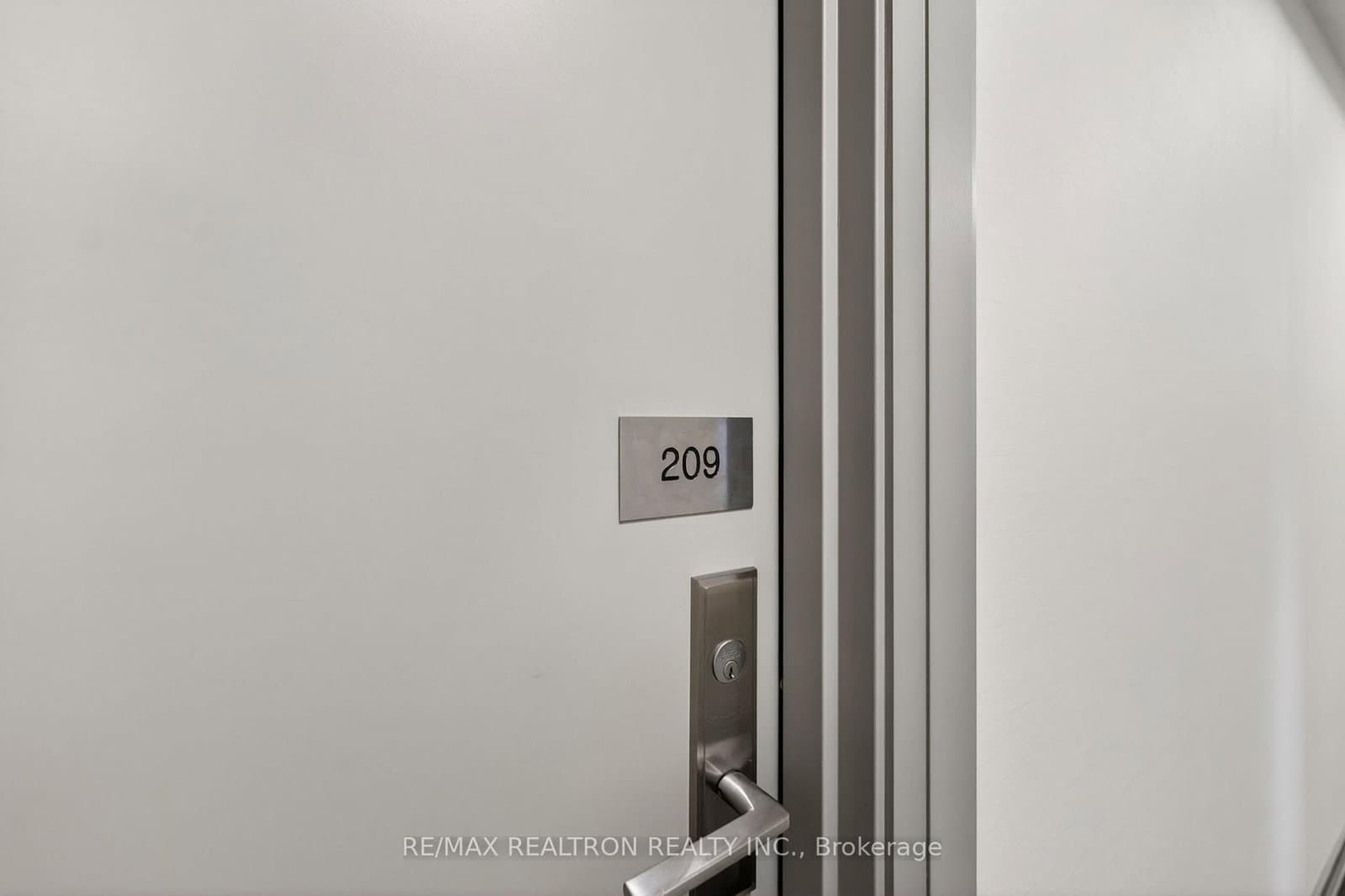 275 Yorkland Road, Unit 209 thumbnail 3