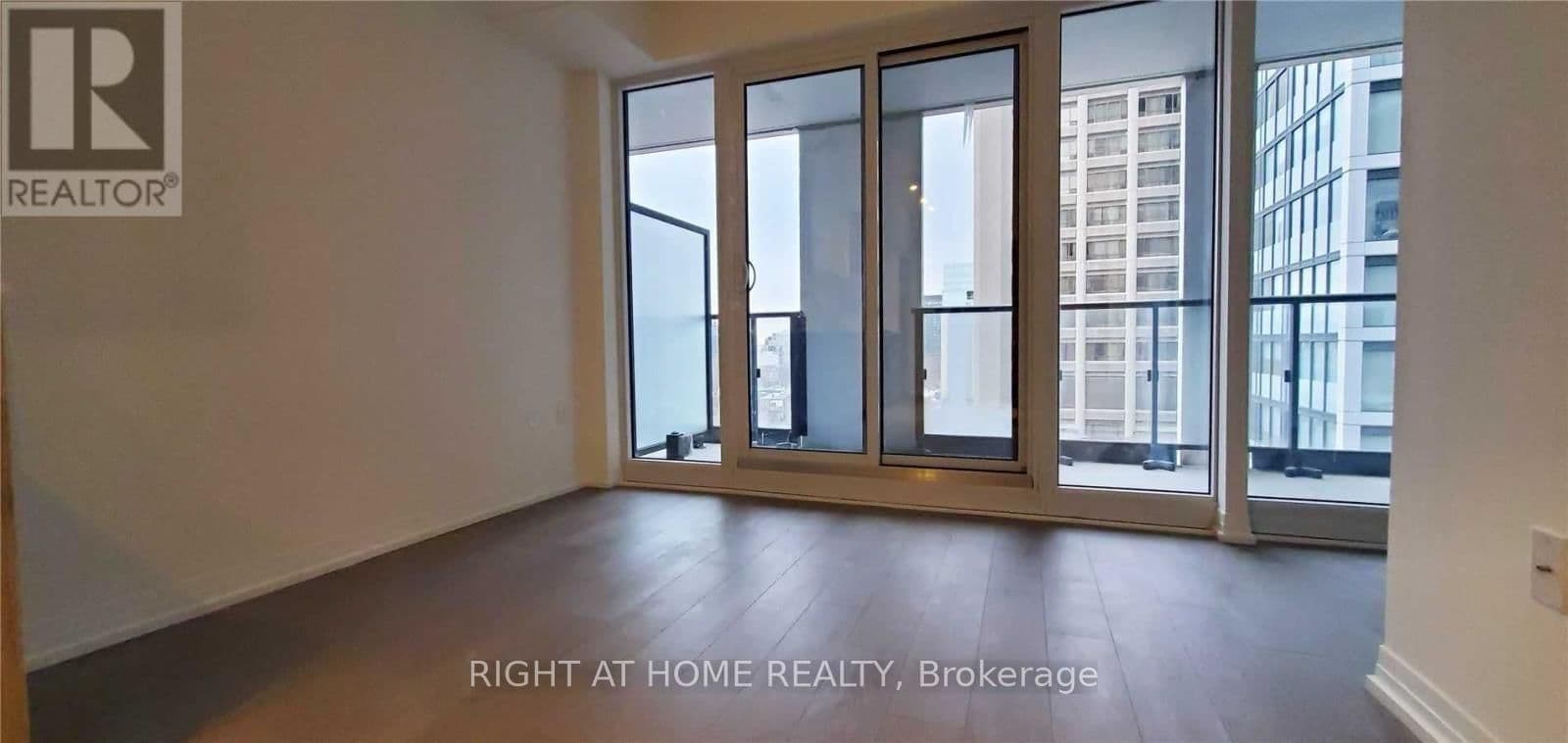 251 Jarvis Street, Unit 818 thumbnail 3
