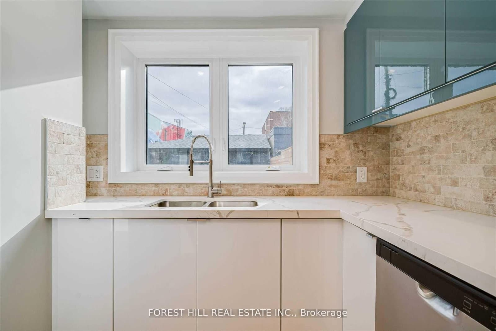 63 Argyle Street, Unit Main thumbnail 4