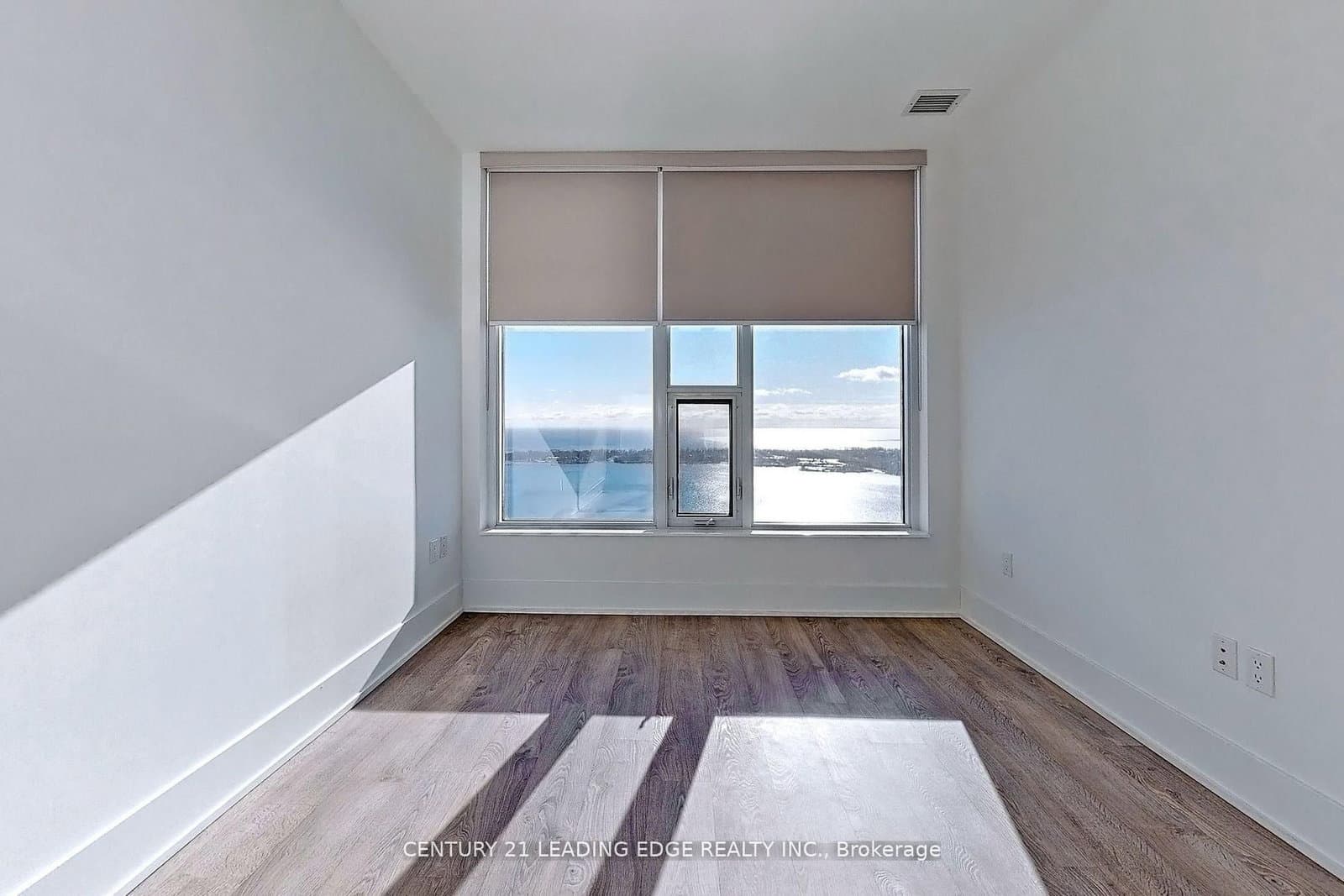 10 York Street, Unit 5008 thumbnail 13