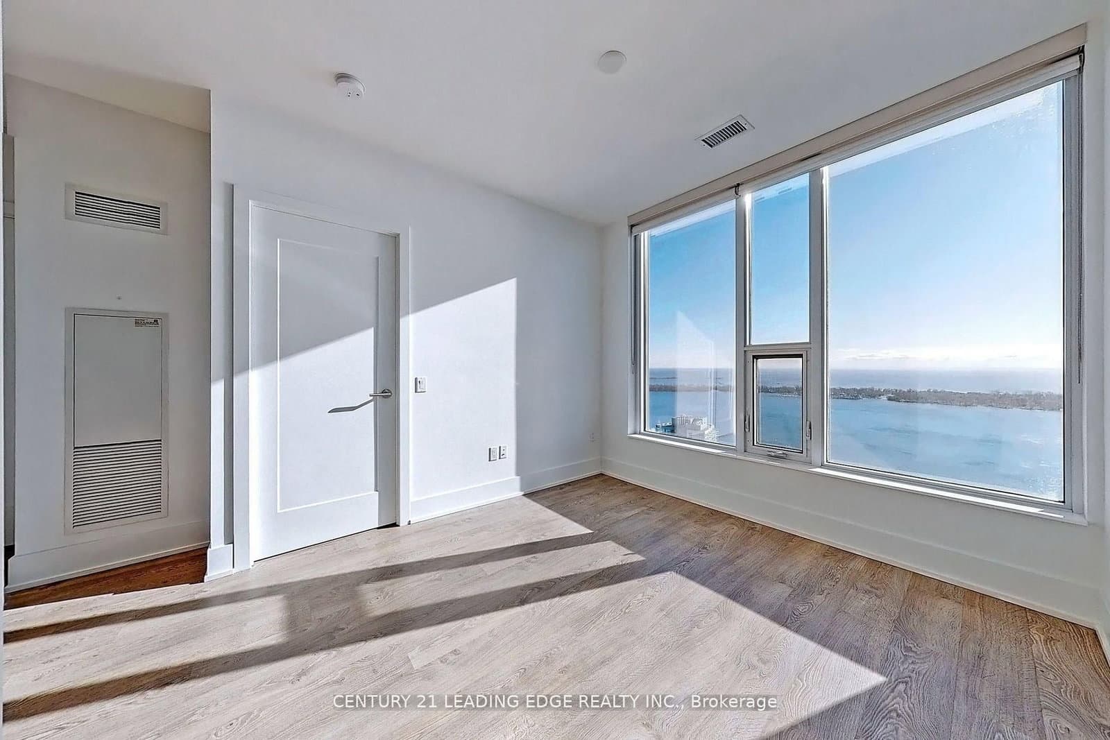 10 York Street, Unit 5008 thumbnail 4
