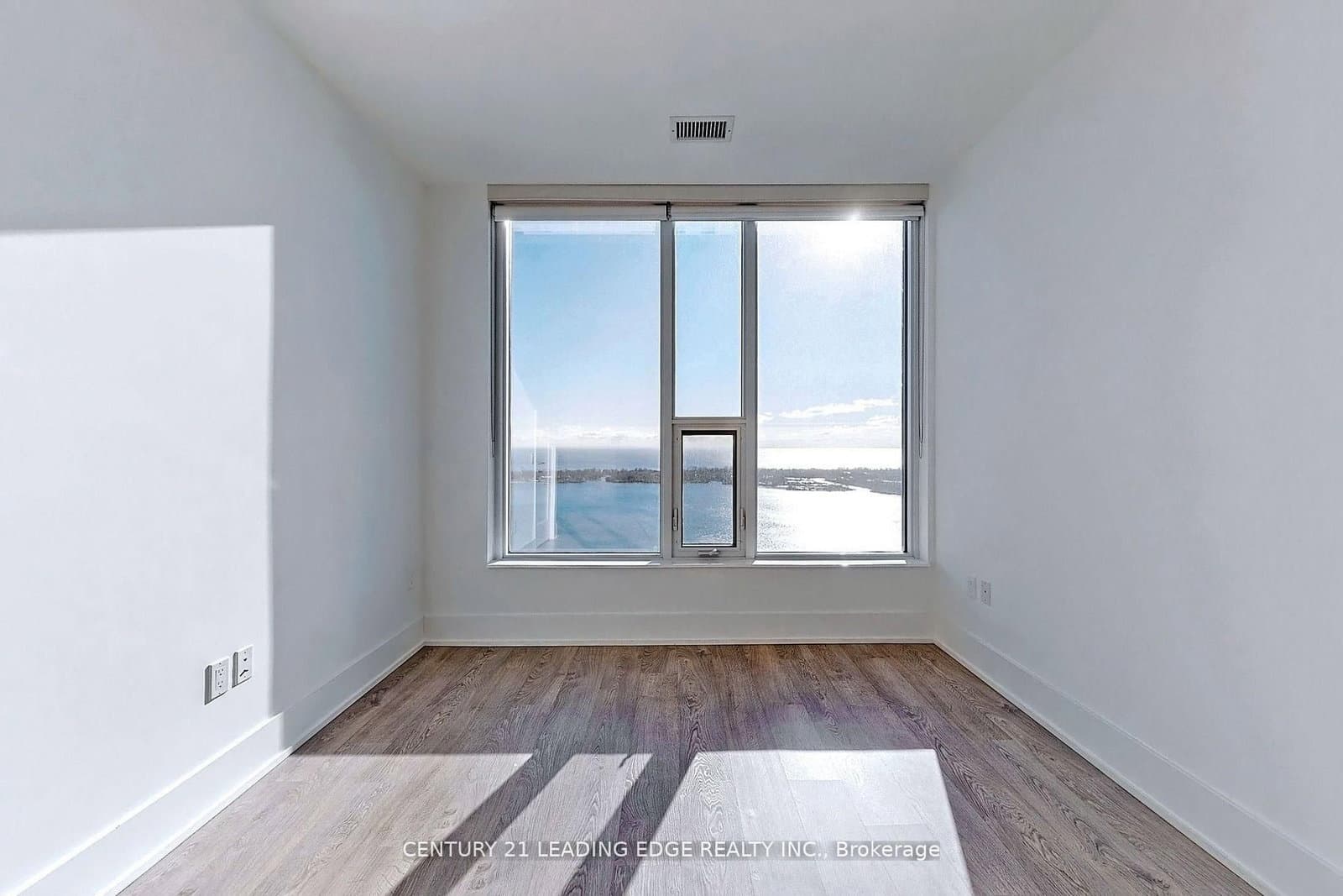 10 York Street, Unit 5008 thumbnail 5