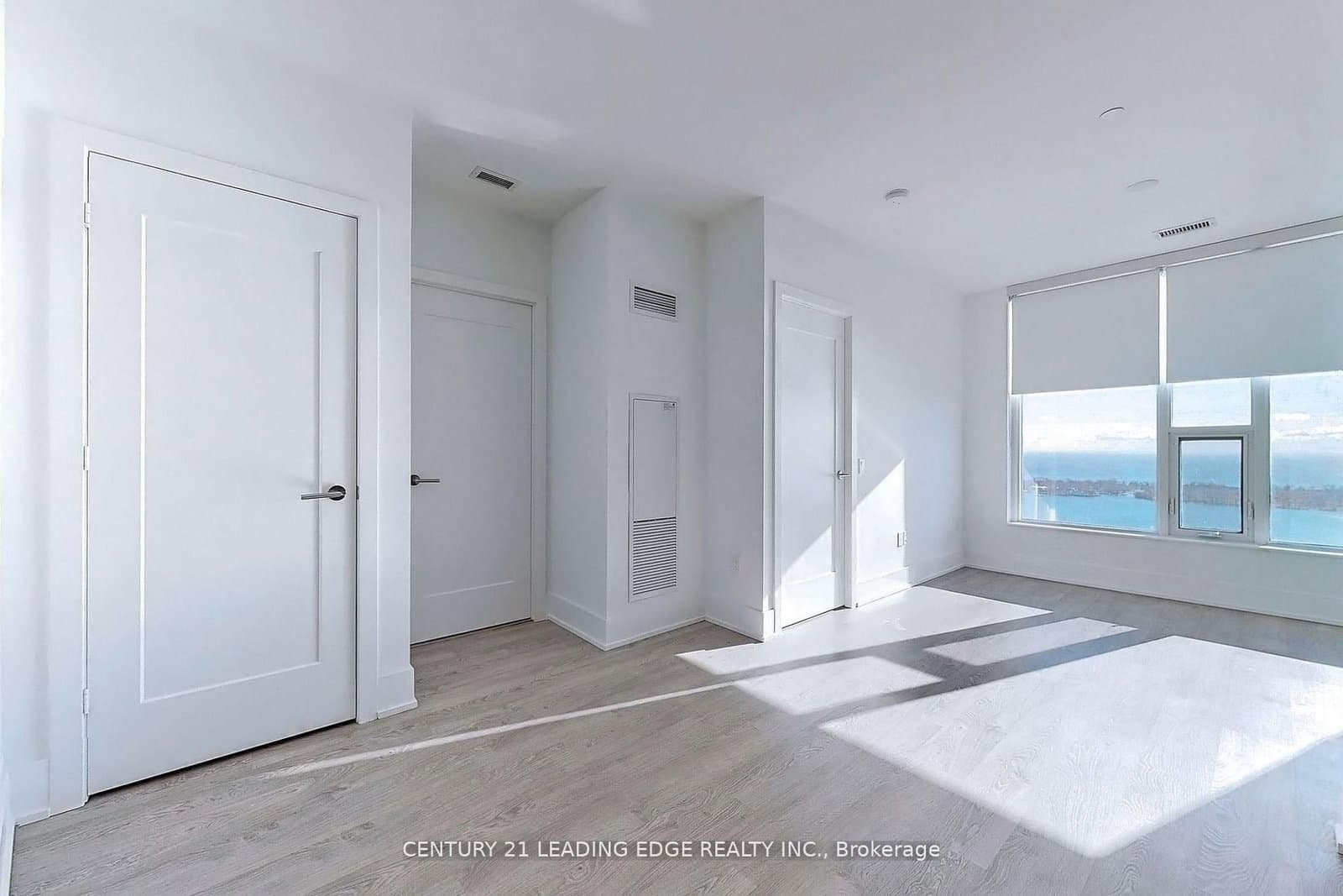 10 York Street, Unit 5008 thumbnail 9