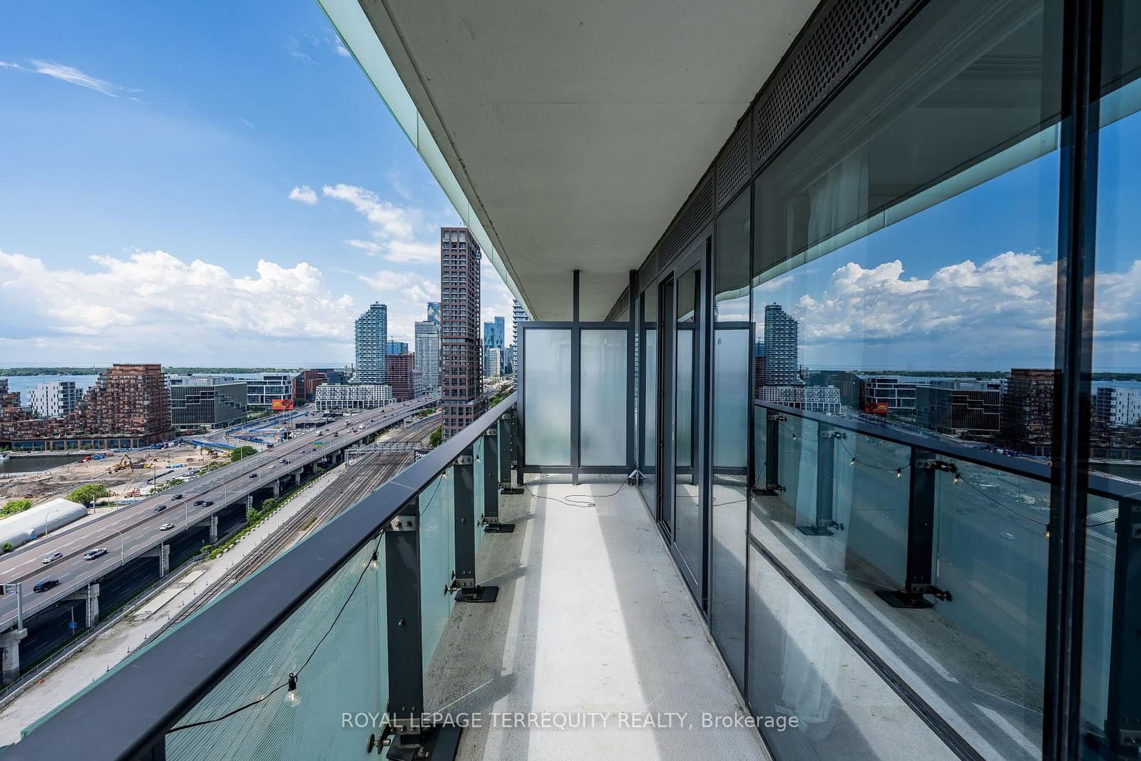 70 Distillery Lane, Unit 2107 thumbnail 20