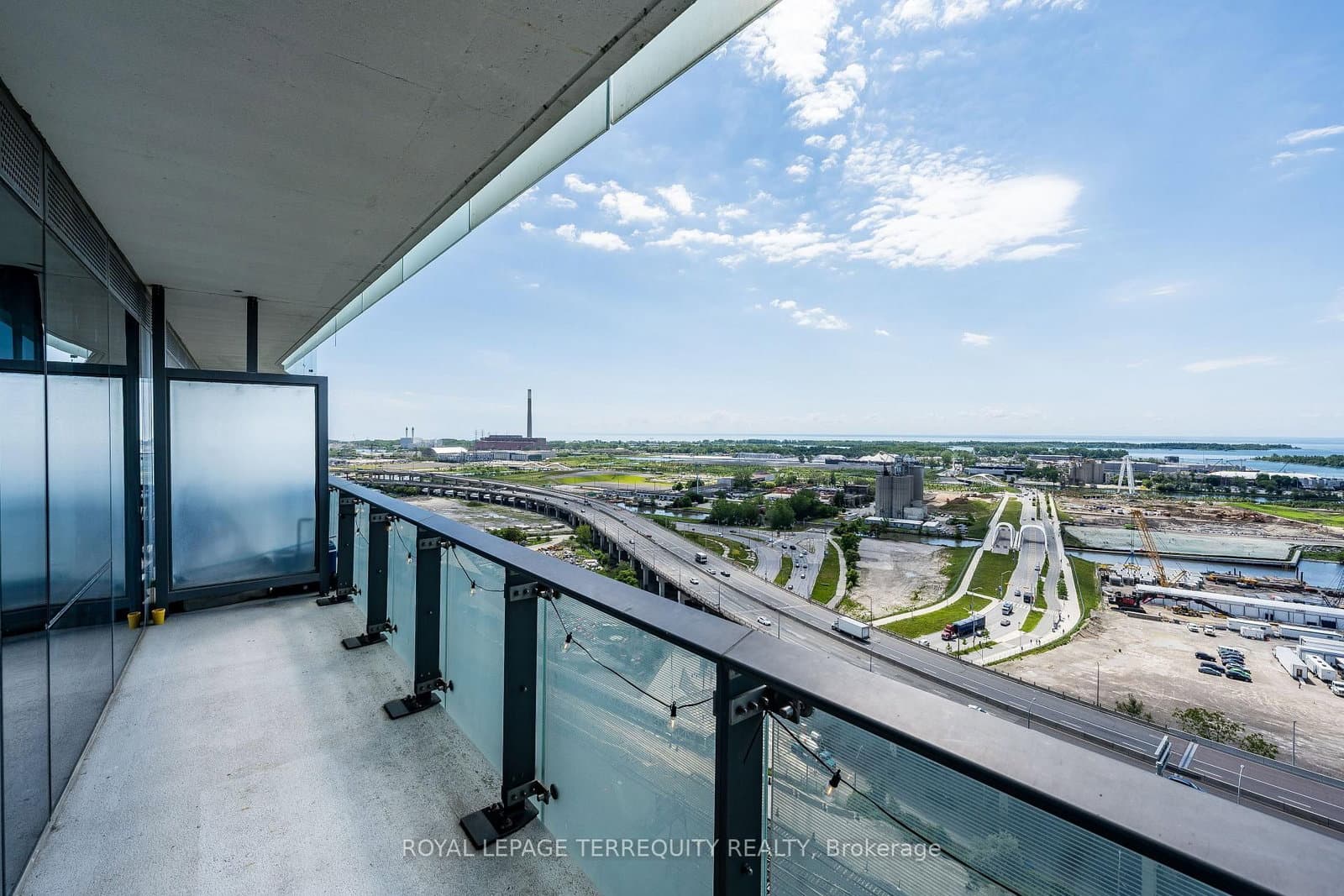 70 Distillery Lane, Unit 2107 thumbnail 22