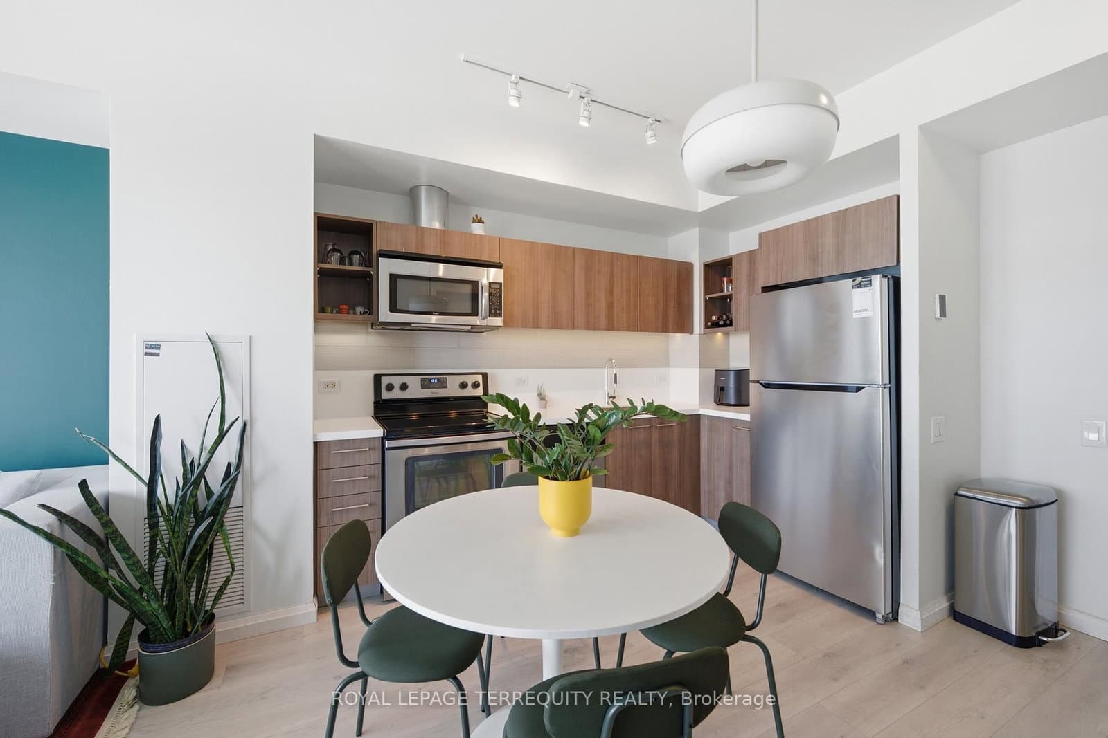 70 Distillery Lane, Unit 2107 thumbnail 3