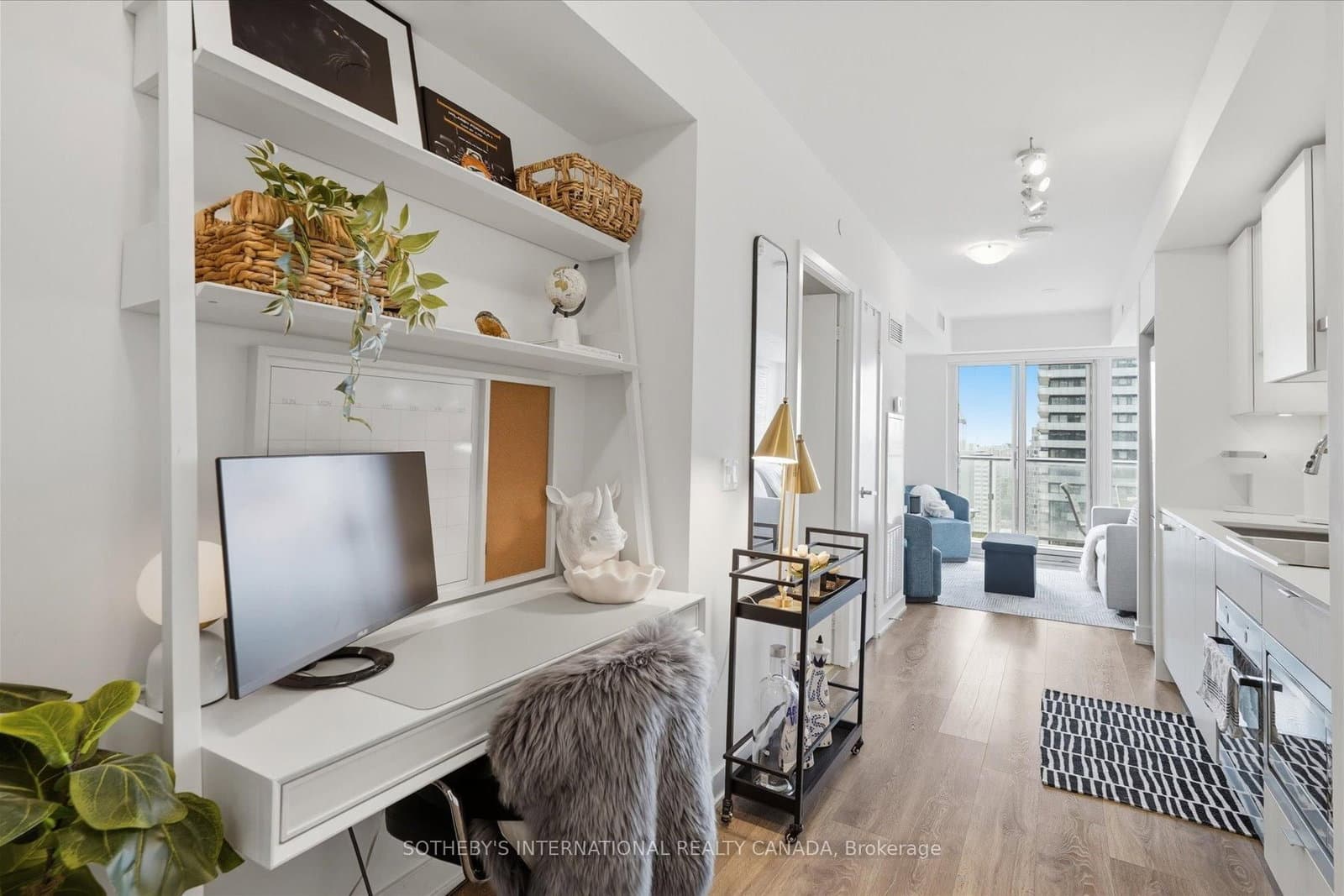 195 Redpath Avenue, Unit 2307 thumbnail 4