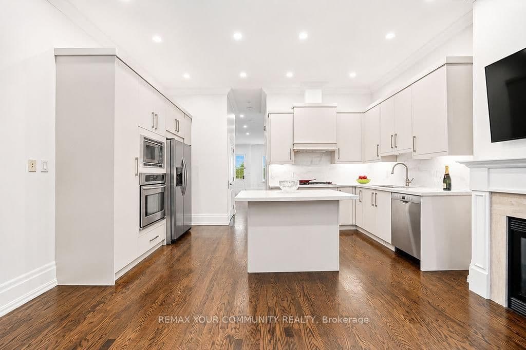 47 York Mills Road, Unit 212 thumbnail 13