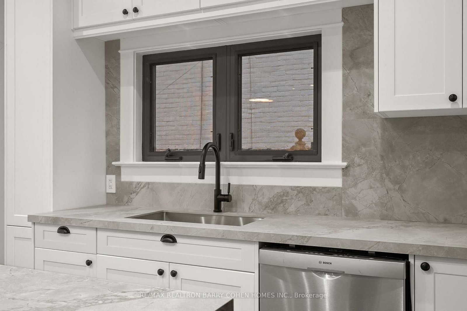 231 Macpherson Avenue thumbnail 16
