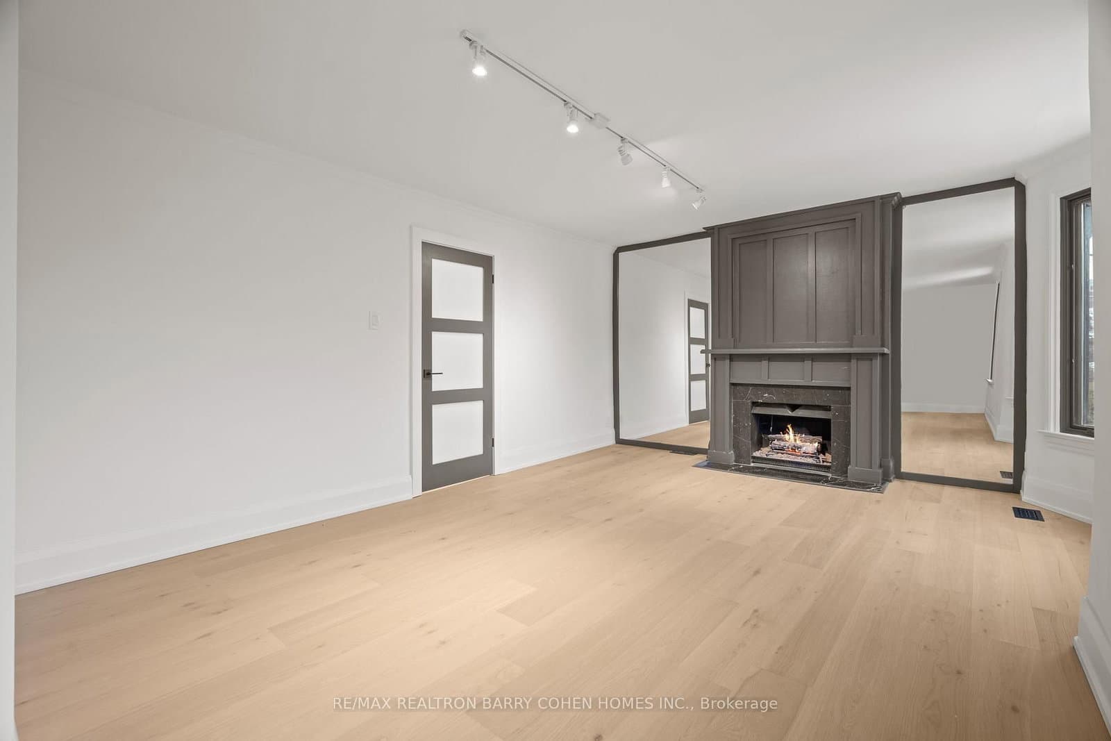 231 Macpherson Avenue thumbnail 18