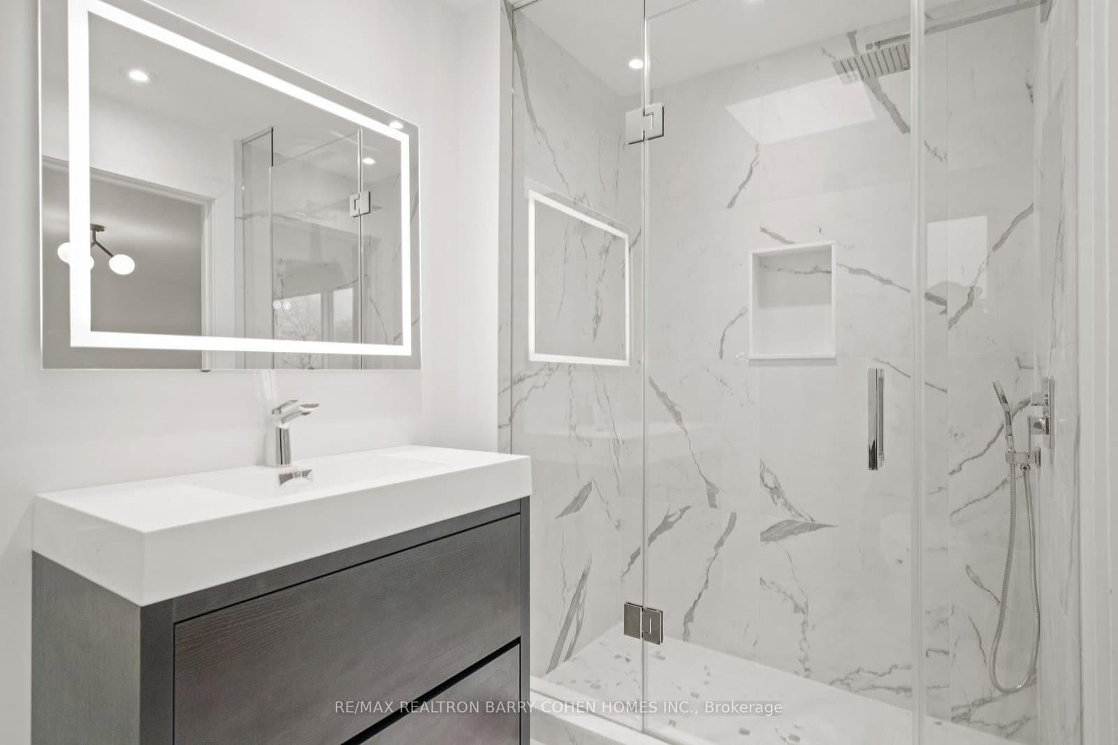 231 Macpherson Avenue thumbnail 26