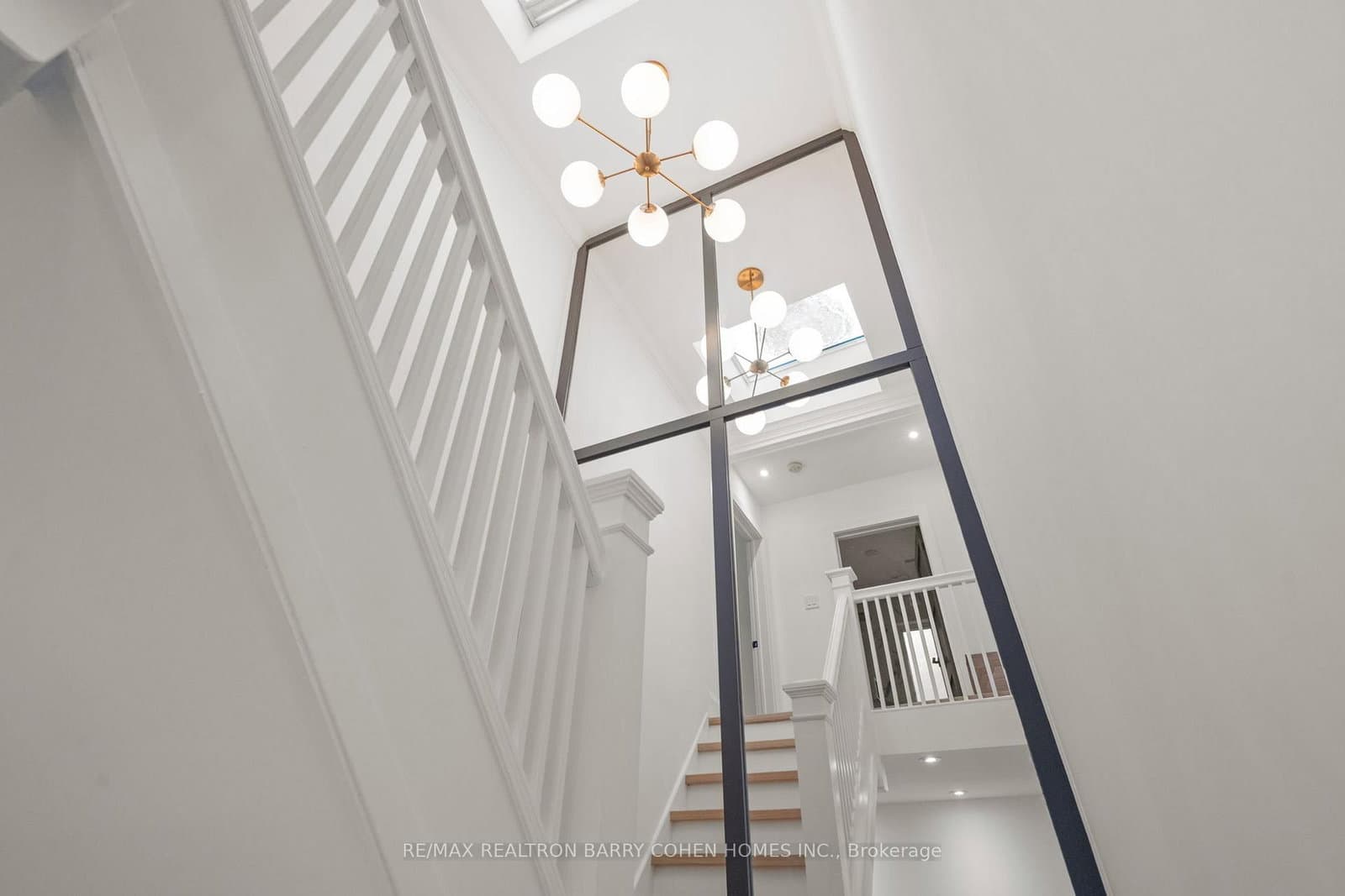 231 Macpherson Avenue thumbnail 28
