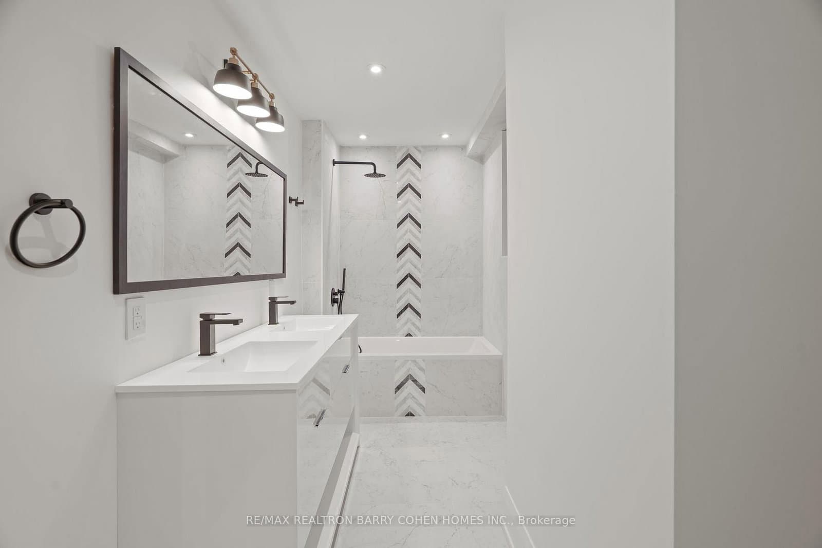 231 Macpherson Avenue thumbnail 36