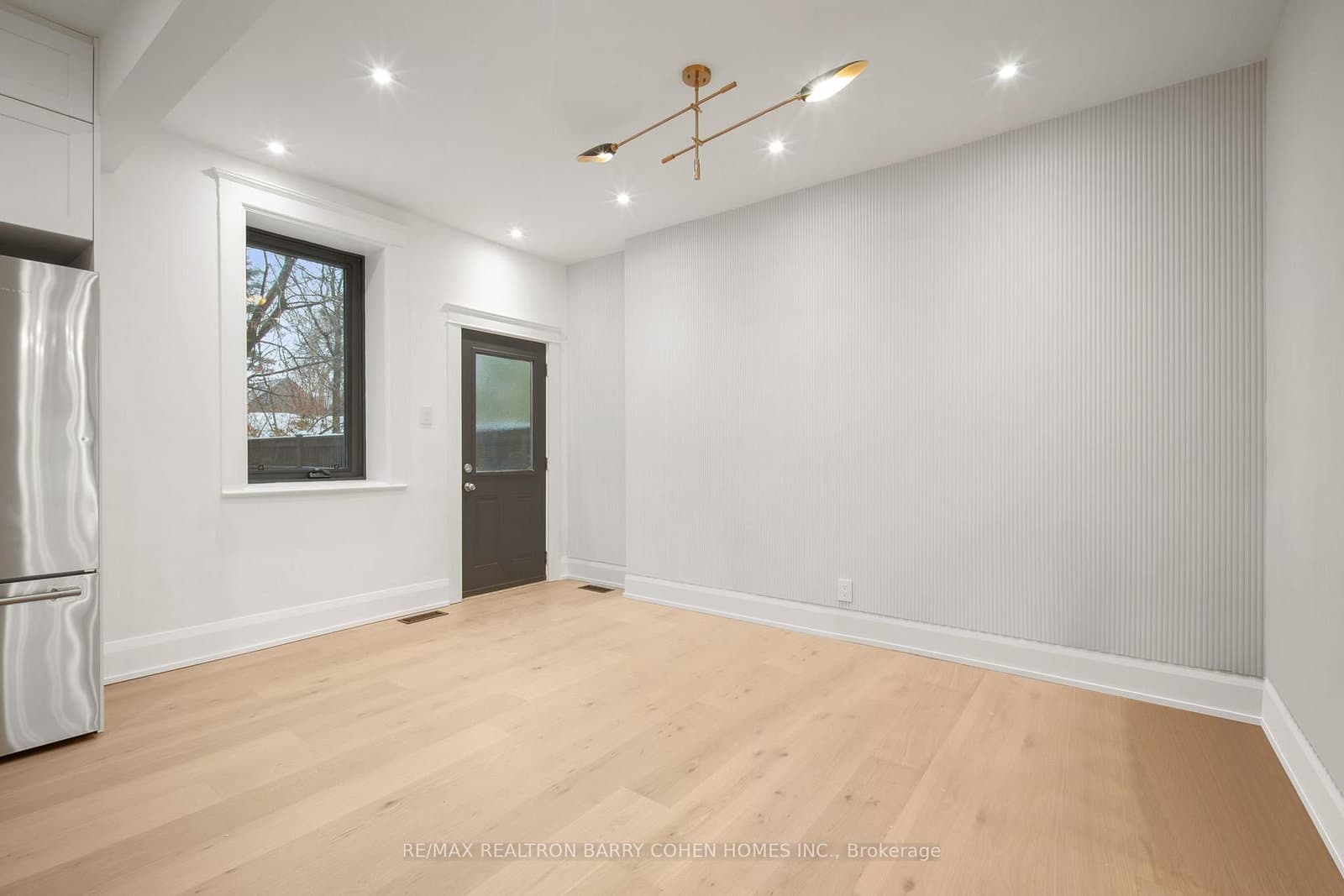 231 Macpherson Avenue thumbnail 13