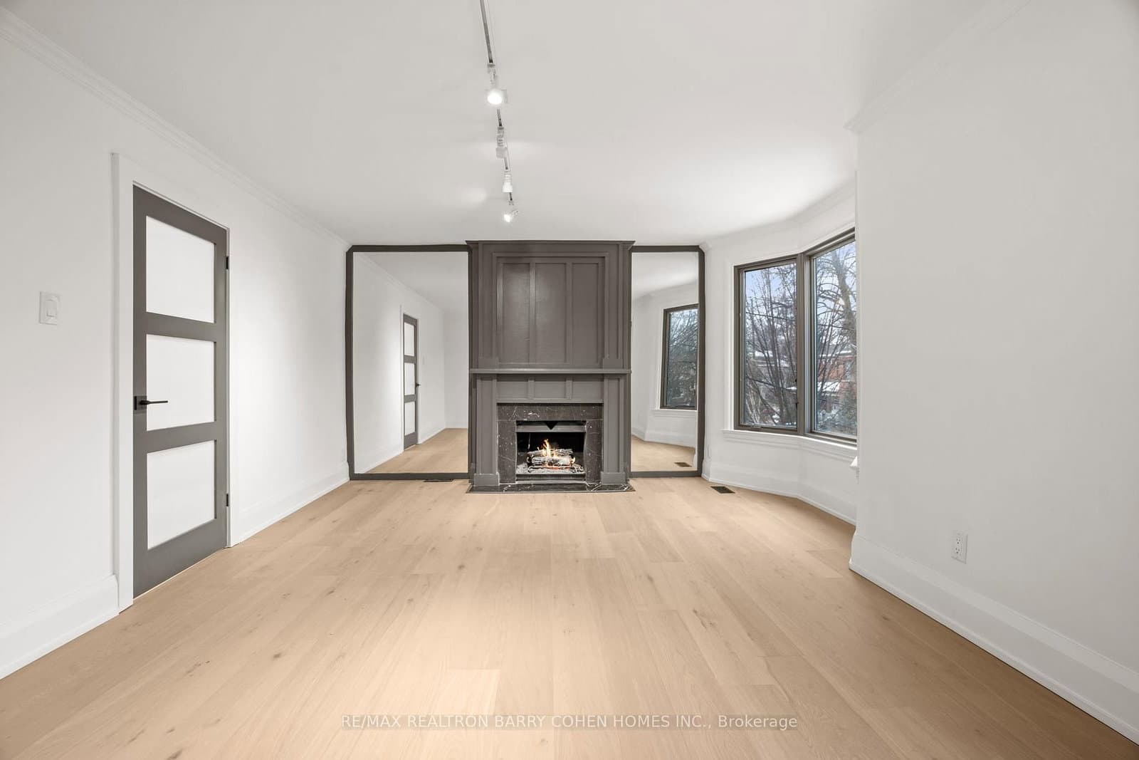 231 Macpherson Avenue thumbnail 17