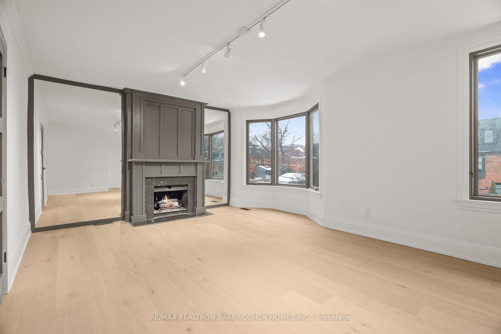 231 Macpherson Avenue thumbnail 19