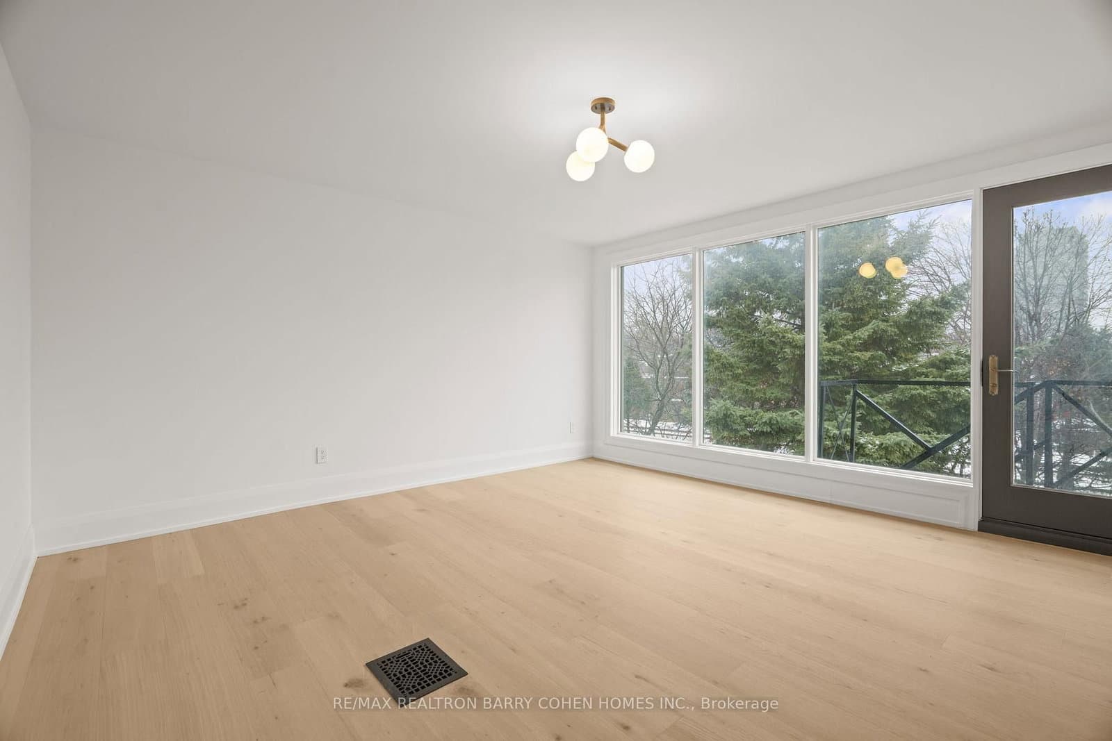 231 Macpherson Avenue thumbnail 24