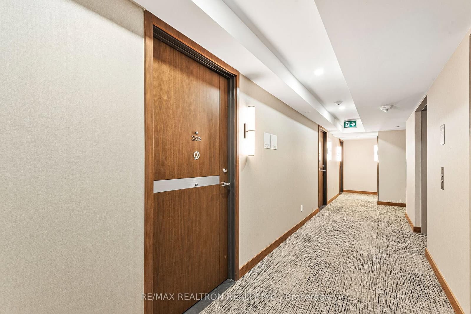 17 Bathurst Street, Unit 2508 thumbnail 10