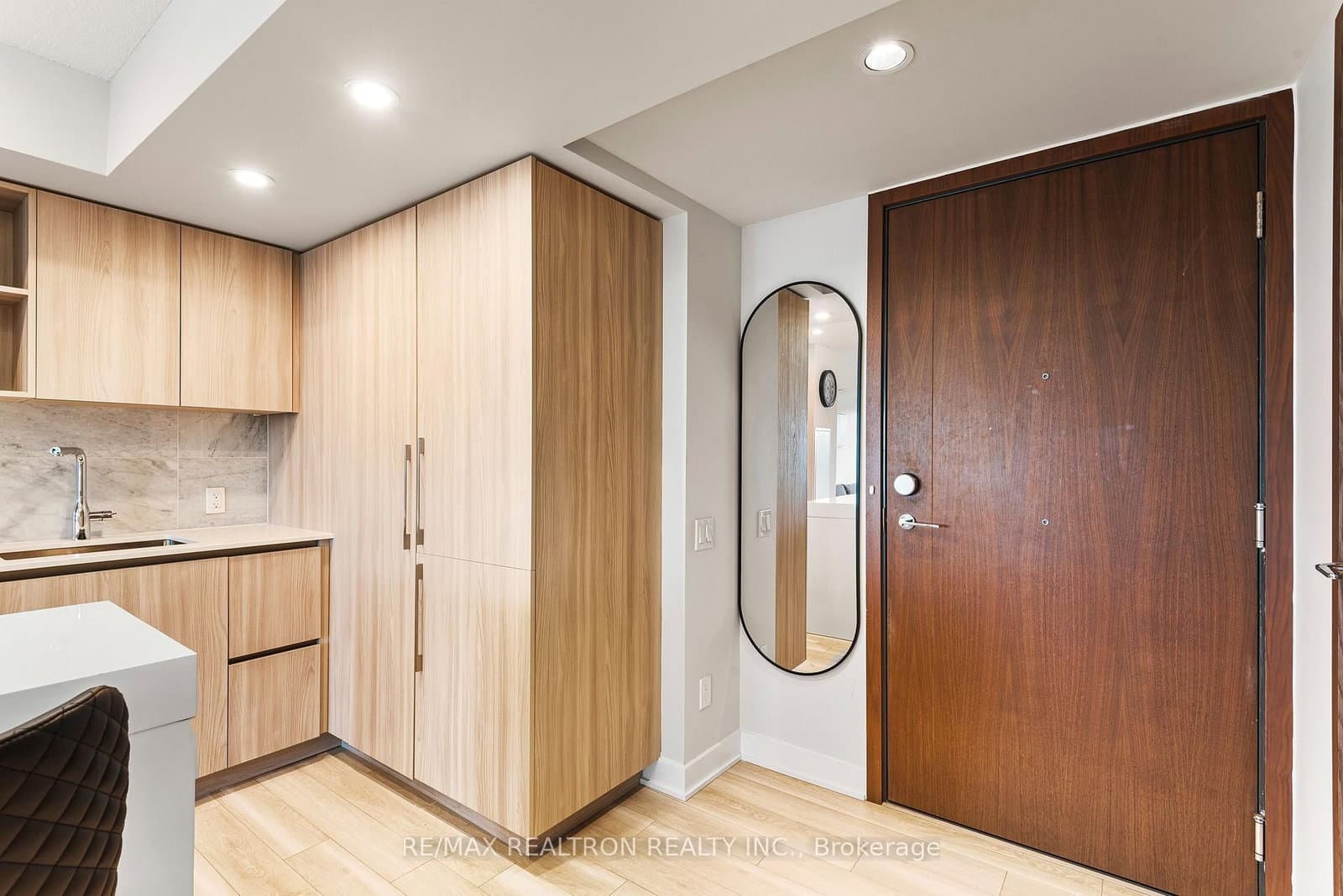17 Bathurst Street, Unit 2508 thumbnail 12