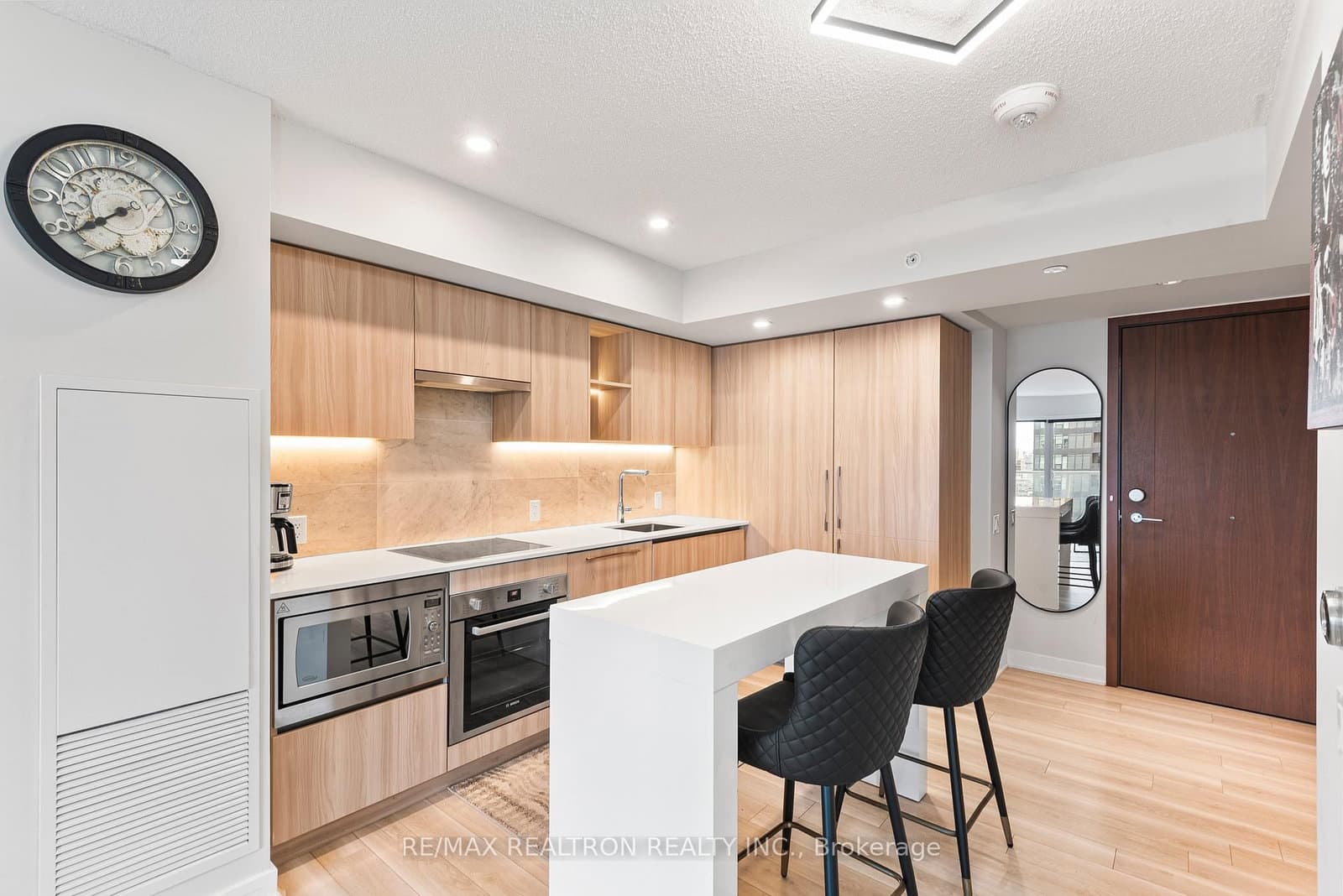 17 Bathurst Street, Unit 2508 thumbnail 16