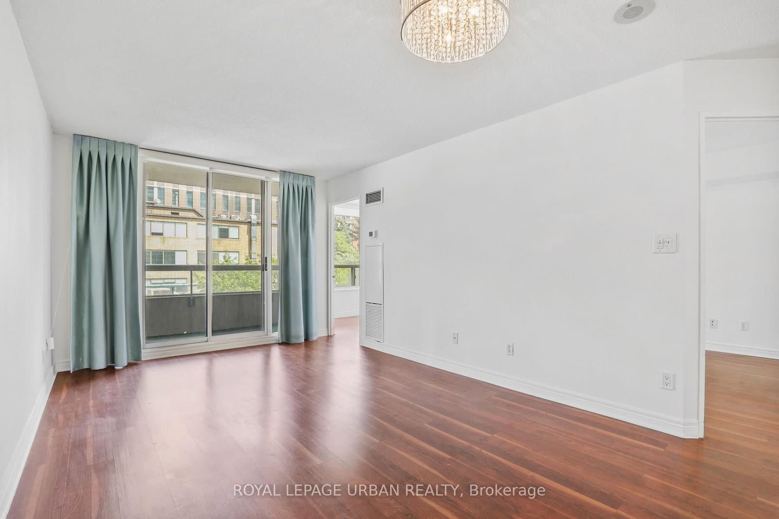 43 Eglinton Avenue E, Unit 506 thumbnail 14